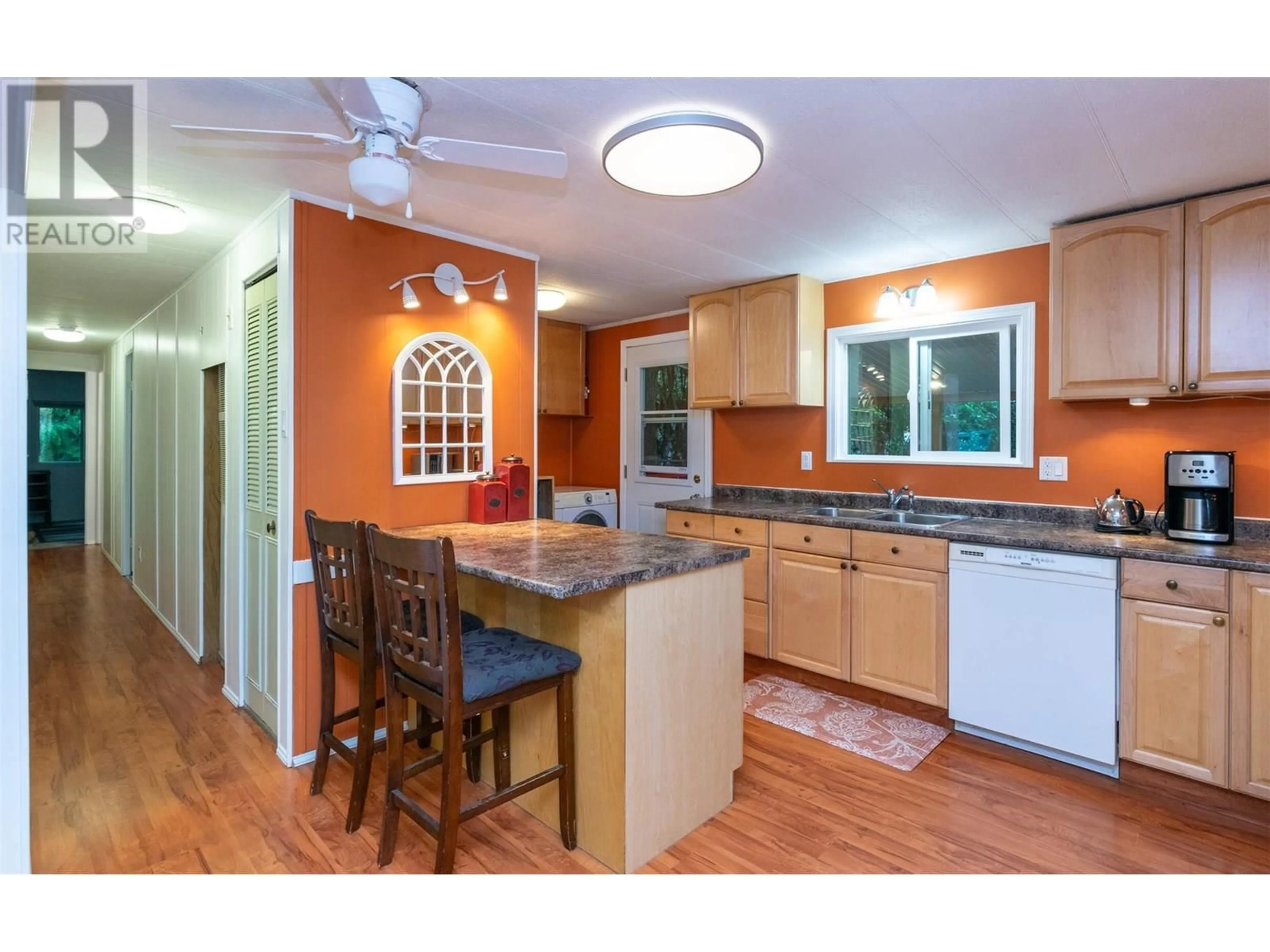 Open concept kitchen, unknown for 5 - 6670 TRANS CANADA HIGHWAY NORTHEAST, Salmon Arm British Columbia V0E1K0