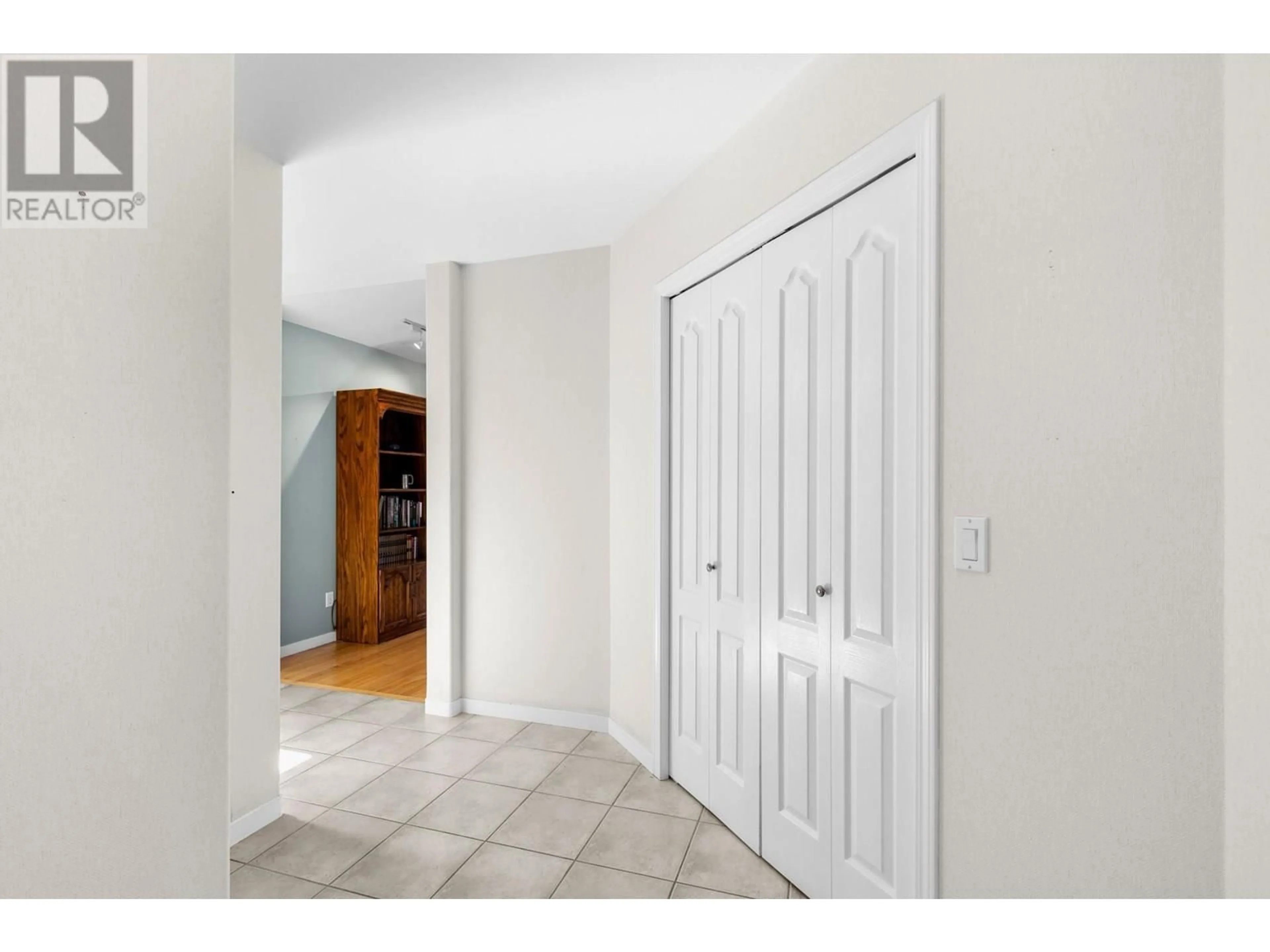 Indoor entryway for 111 - 3788 BIRD PLACE, Kelowna British Columbia V1X4T3