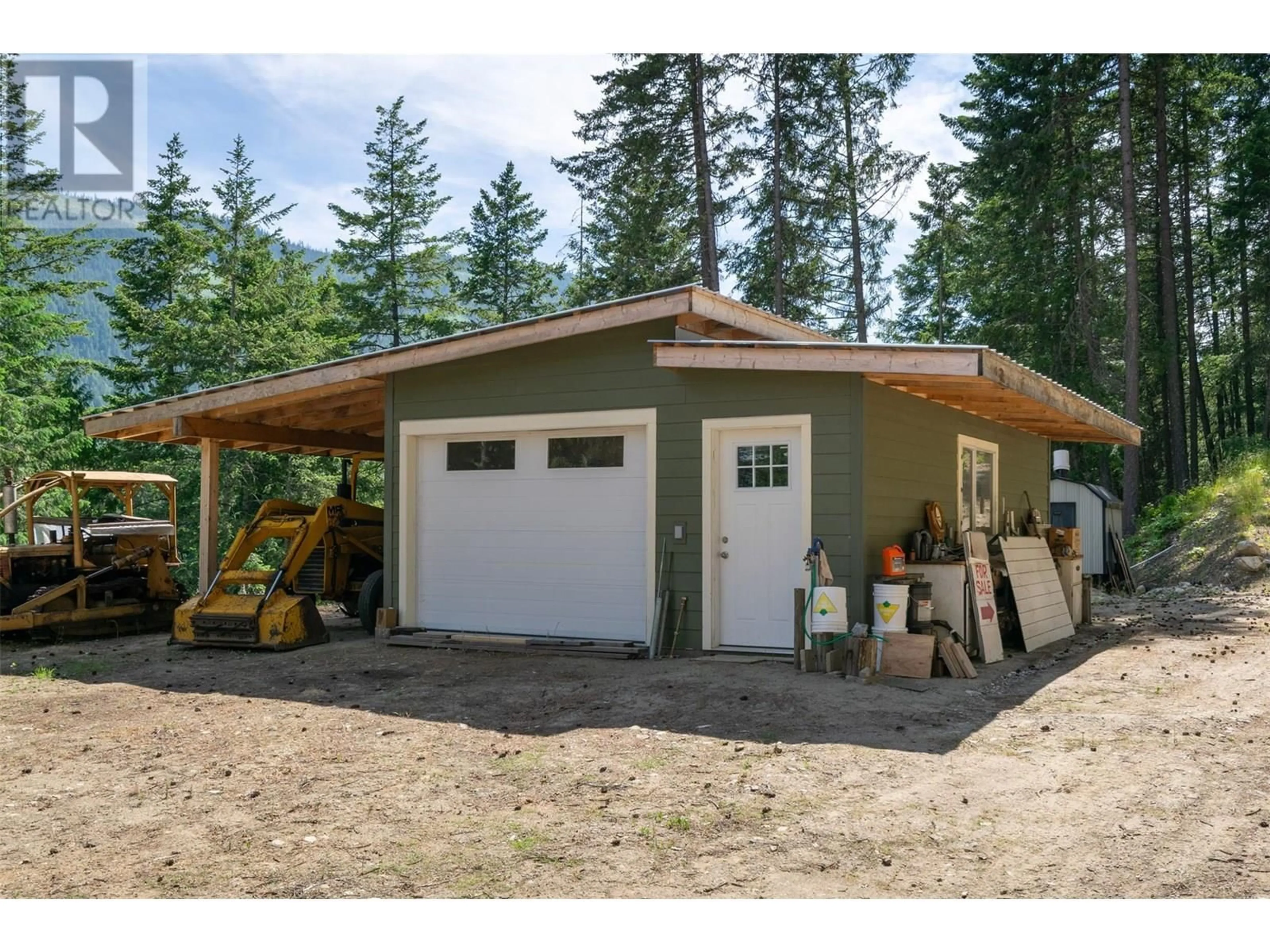 Indoor garage for 1771 SKIMIKIN ROAD, Tappen British Columbia V0E2X0