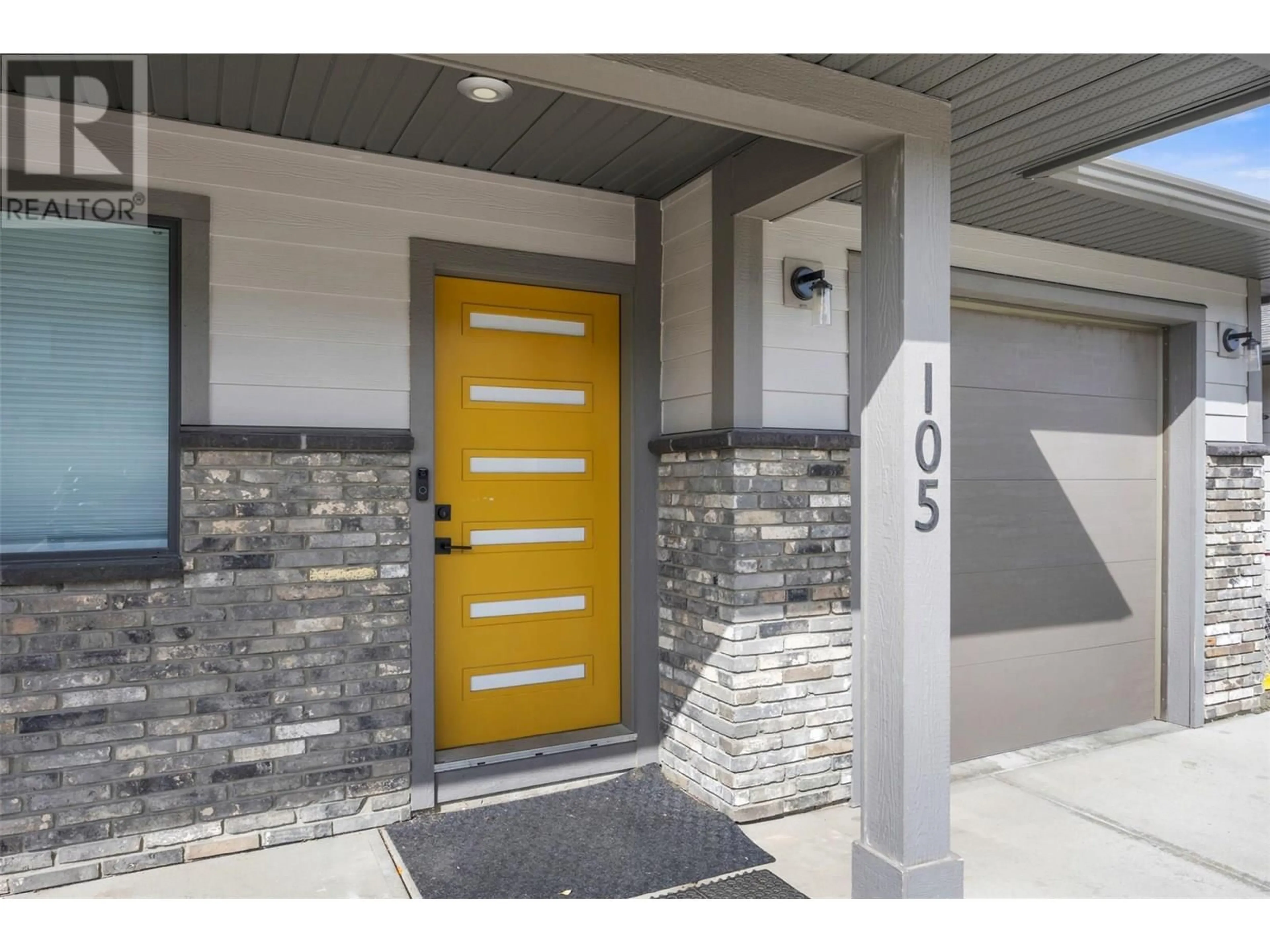 Indoor entryway for 105 - 1323 KINROSS PLACE, Kamloops British Columbia V1S0E4