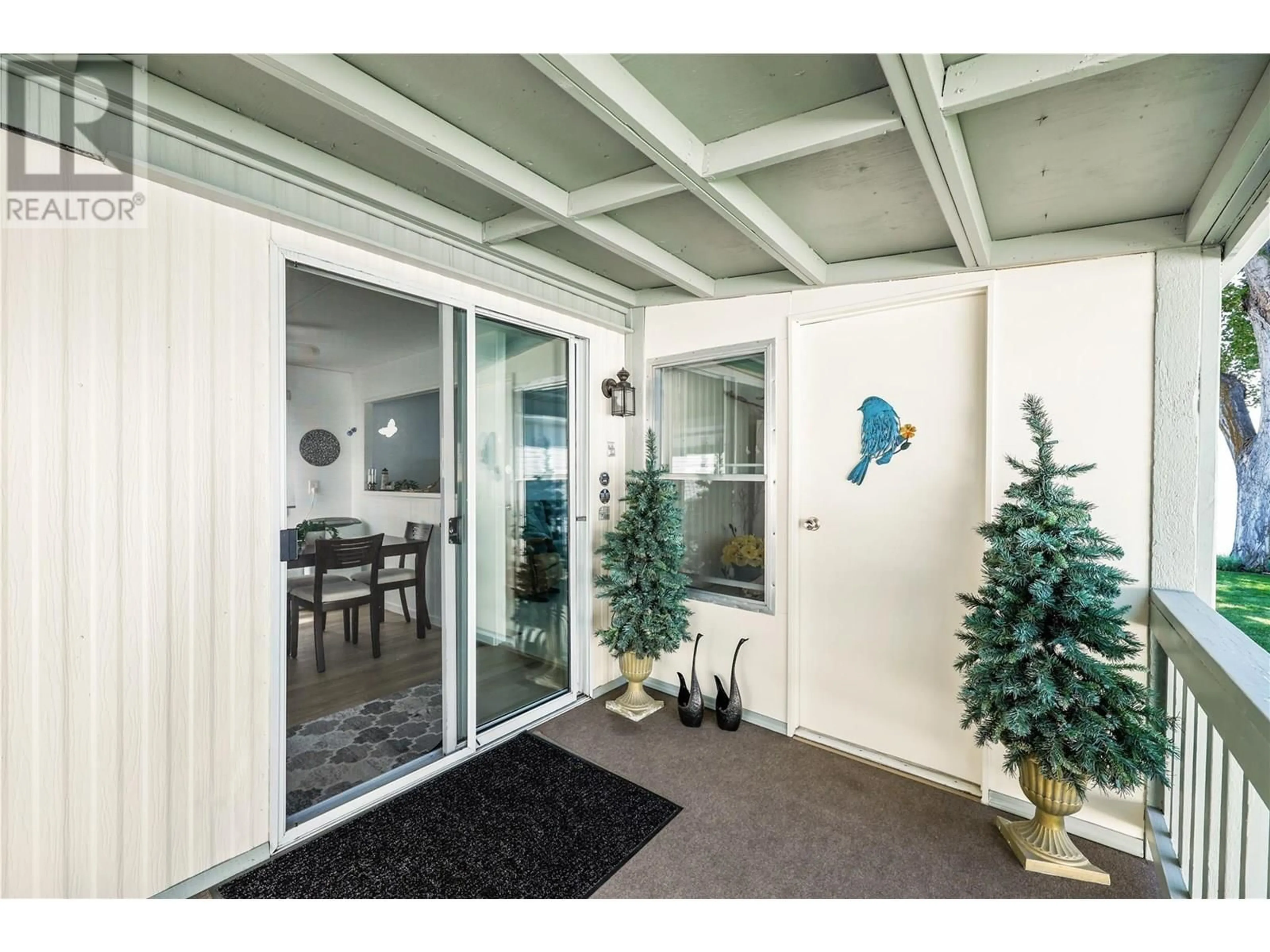 Indoor foyer for 33 - 2095 BOUCHERIE ROAD, Westbank British Columbia V4T2A7