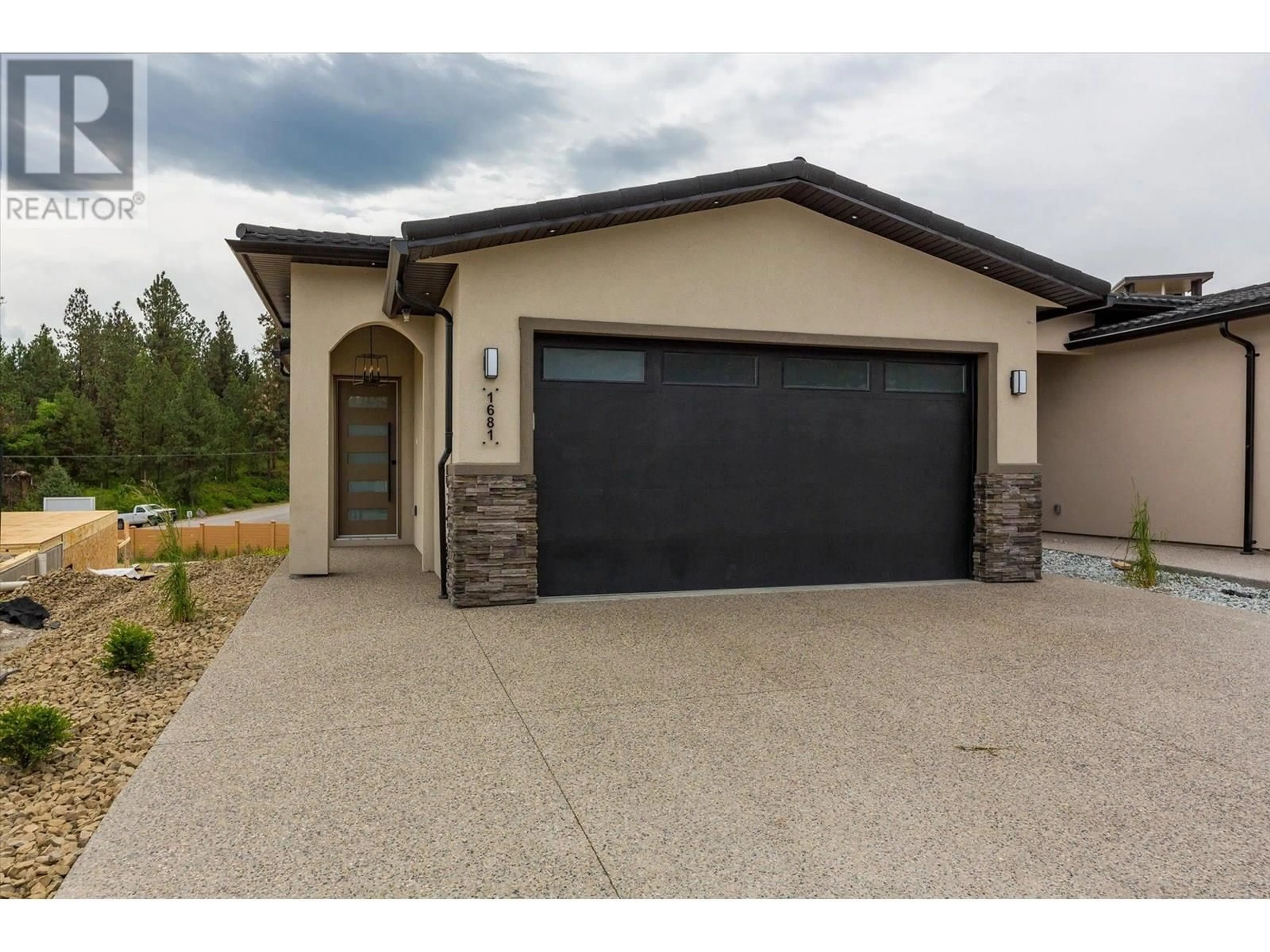 Indoor garage for 1681 HARBOUR VIEW CRESCENT, Westbank British Columbia V1Z4E1