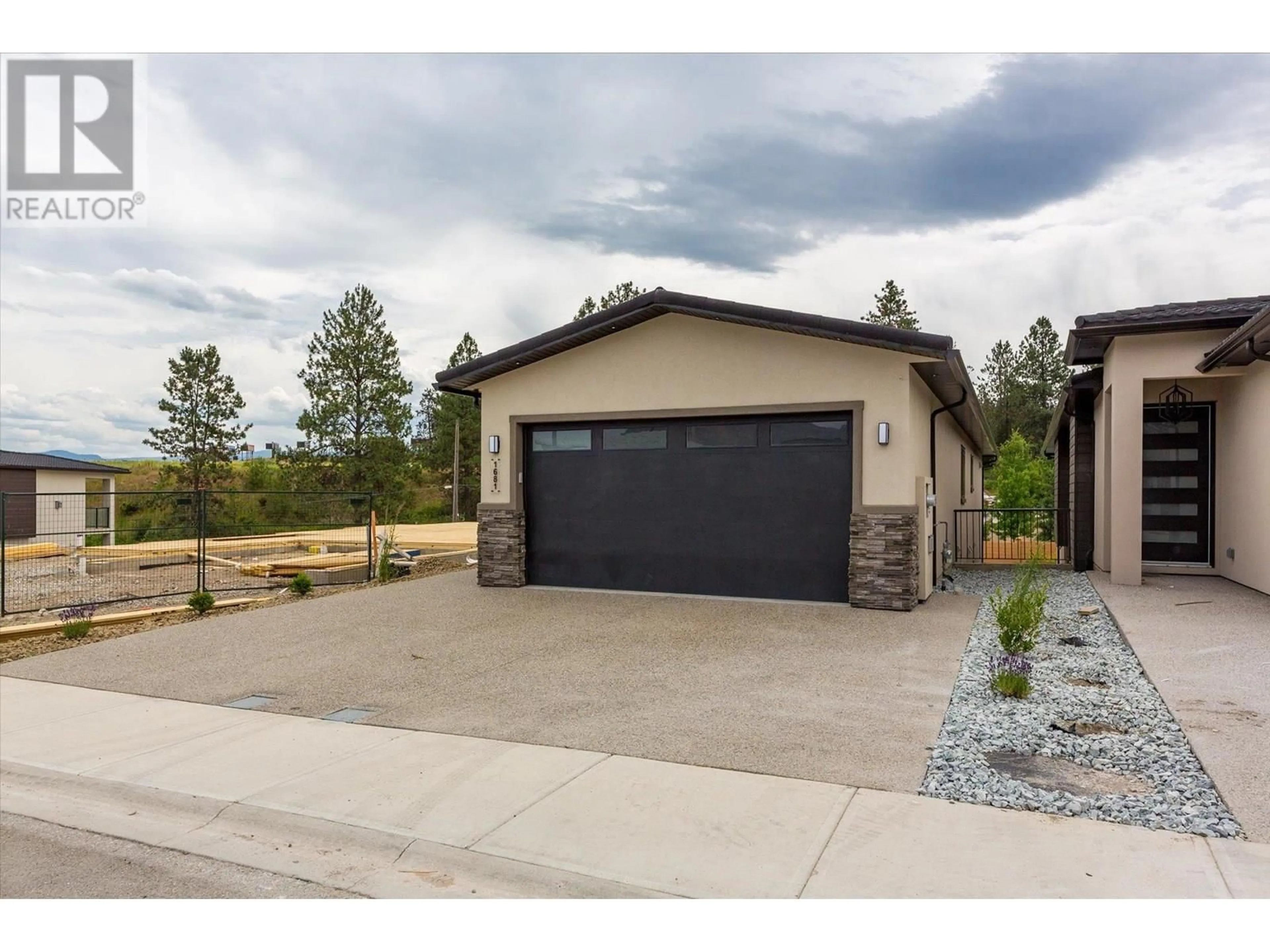 Indoor garage for 1681 HARBOUR VIEW CRESCENT, Westbank British Columbia V1Z4E1