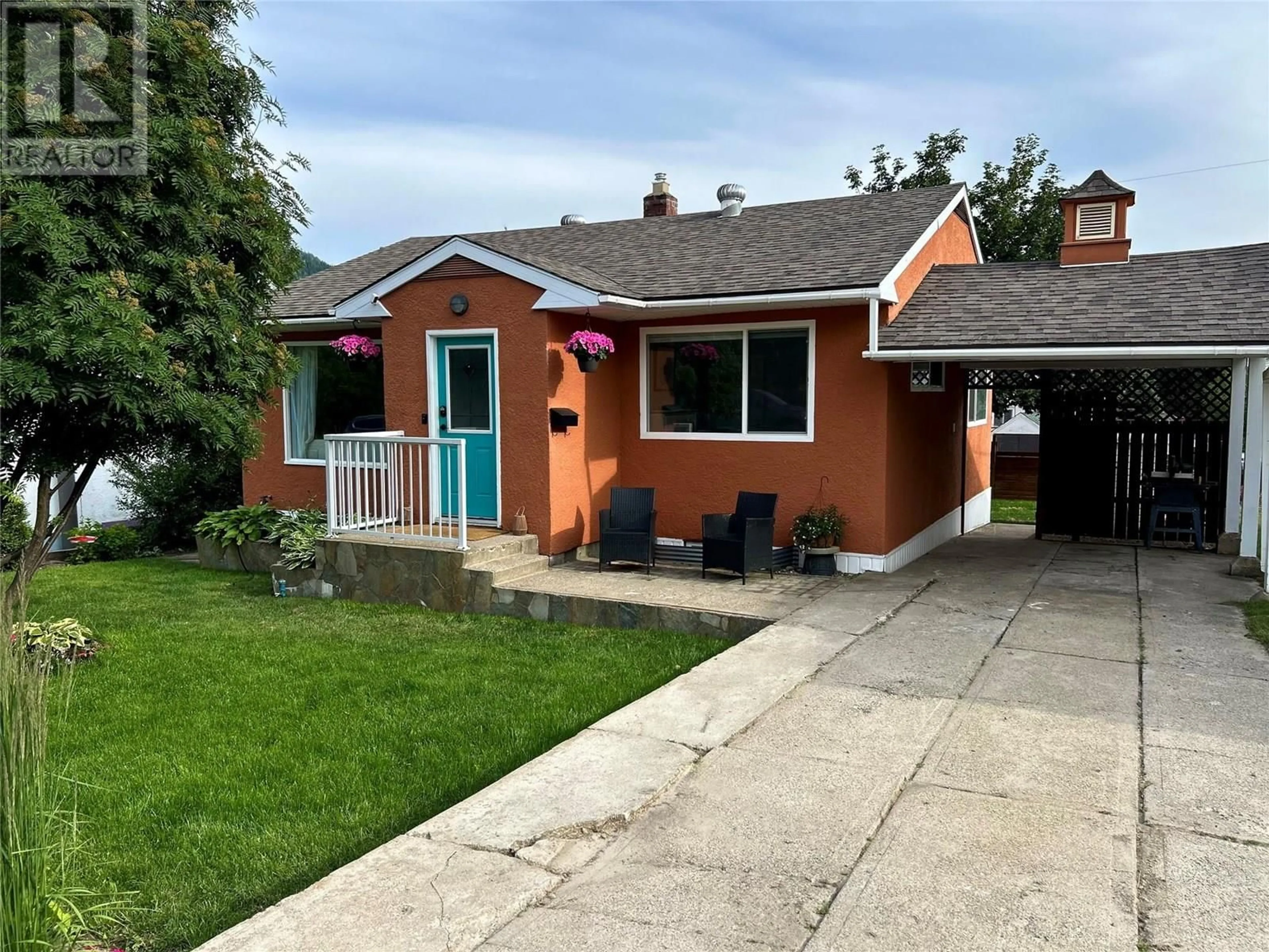 Unknown for 906 THACKERAY STREET, Trail British Columbia V1R2C2