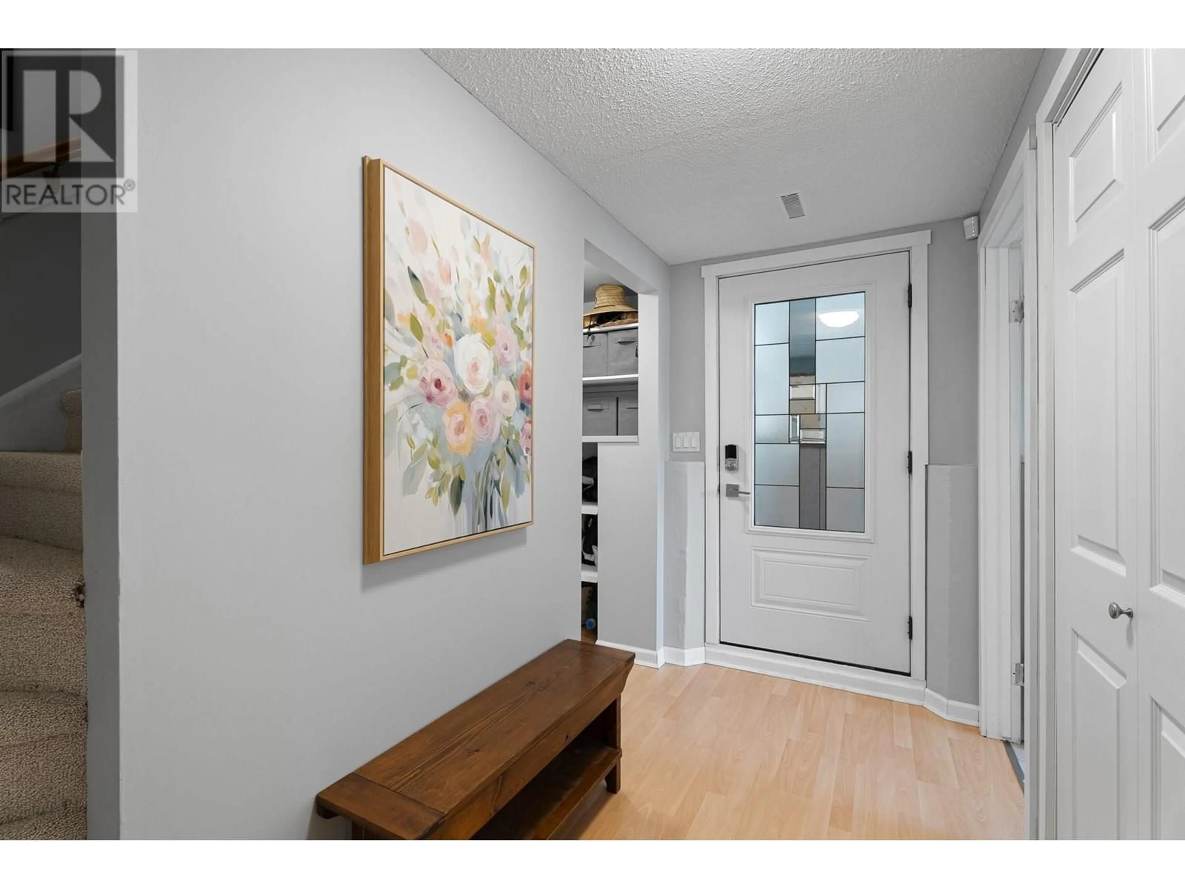 Indoor entryway for 251 HOLLYBURN DRIVE, Kamloops British Columbia V2E1Y9