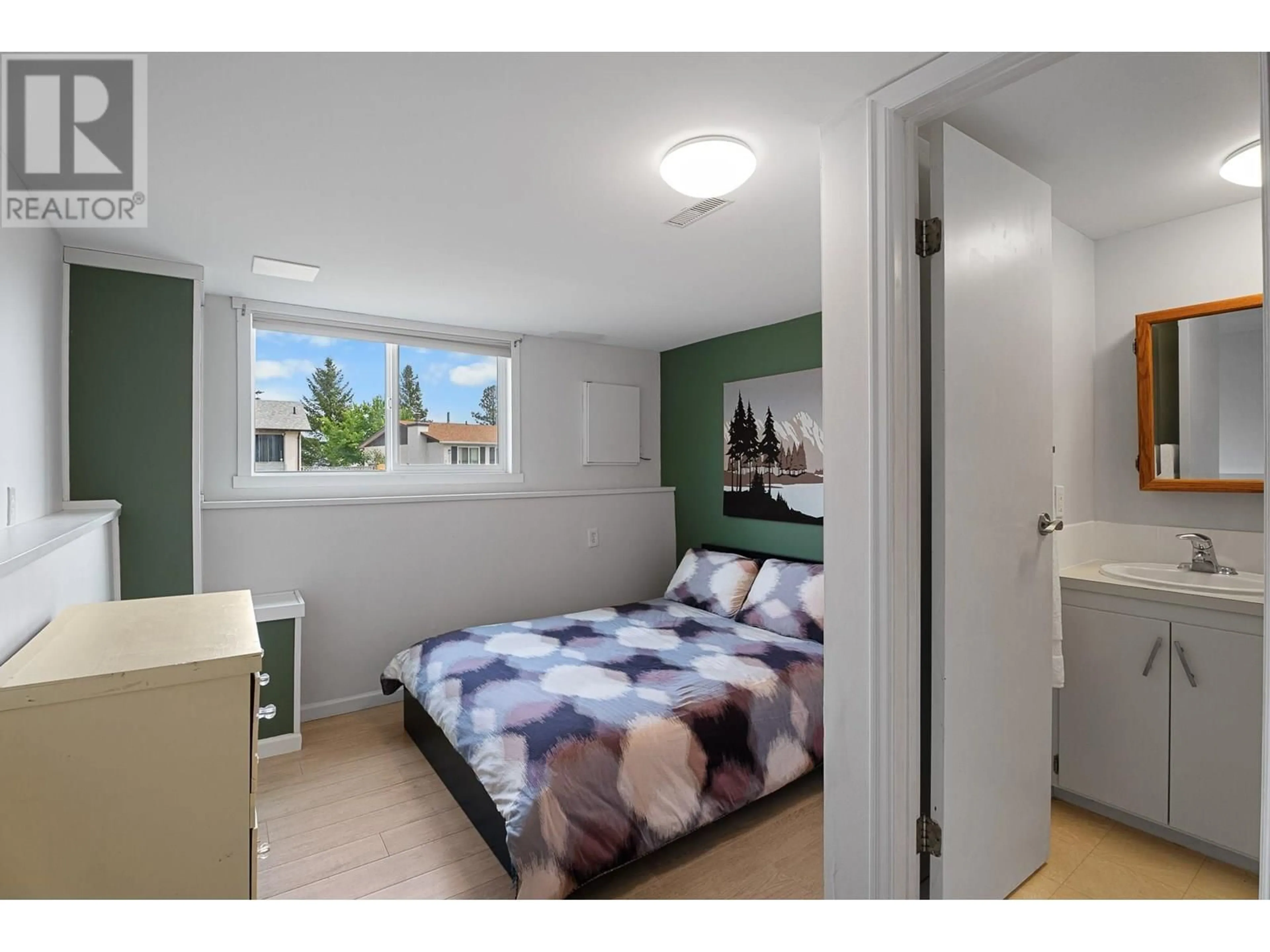 Bedroom with bed, unknown for 251 HOLLYBURN DRIVE, Kamloops British Columbia V2E1Y9