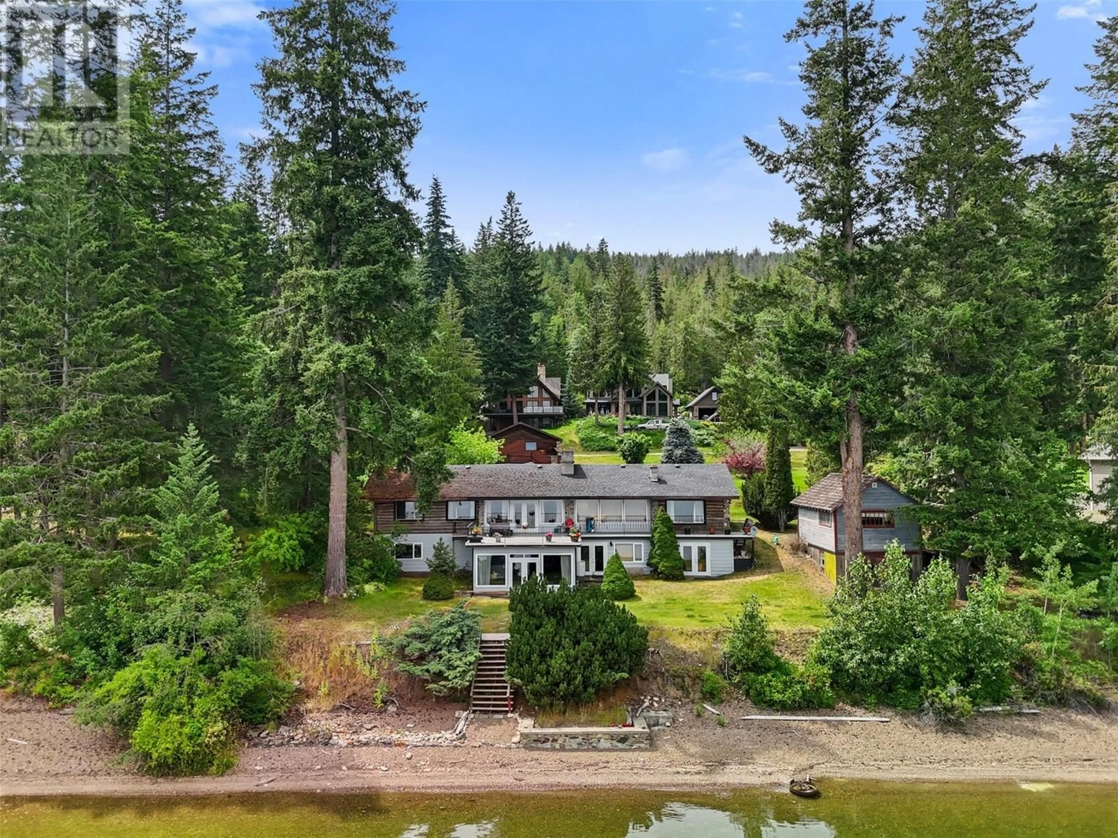 A pic from outside/outdoor area/front of a property/back of a property/a pic from drone, water/lake/river/ocean view for 5 - 4498 SQUILAX-ANGLEMONT ROAD, North Shuswap British Columbia V0E1M5