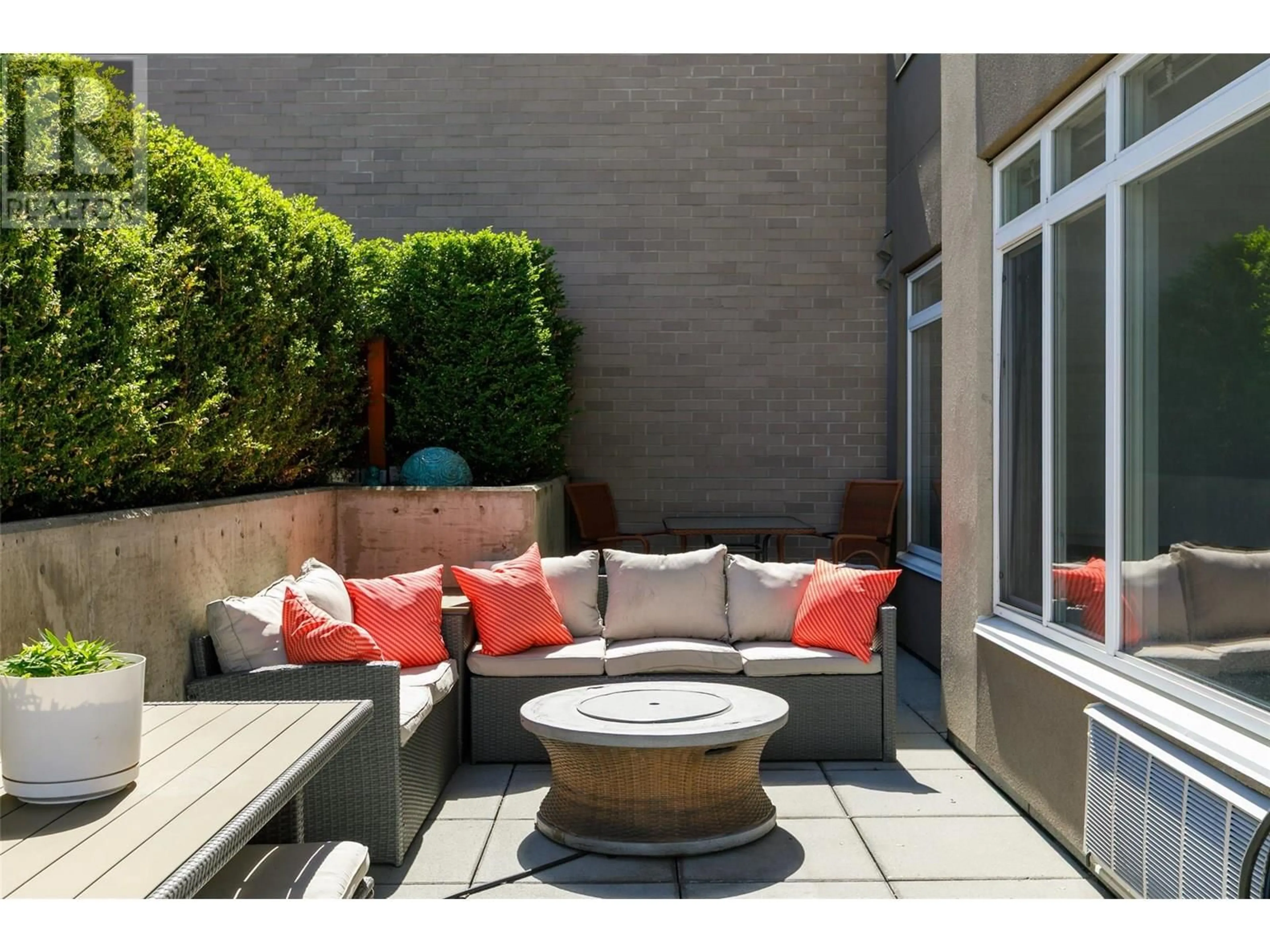 Patio, street for 110 - 1550 DICKSON AVENUE, Kelowna British Columbia V1Y9Y8