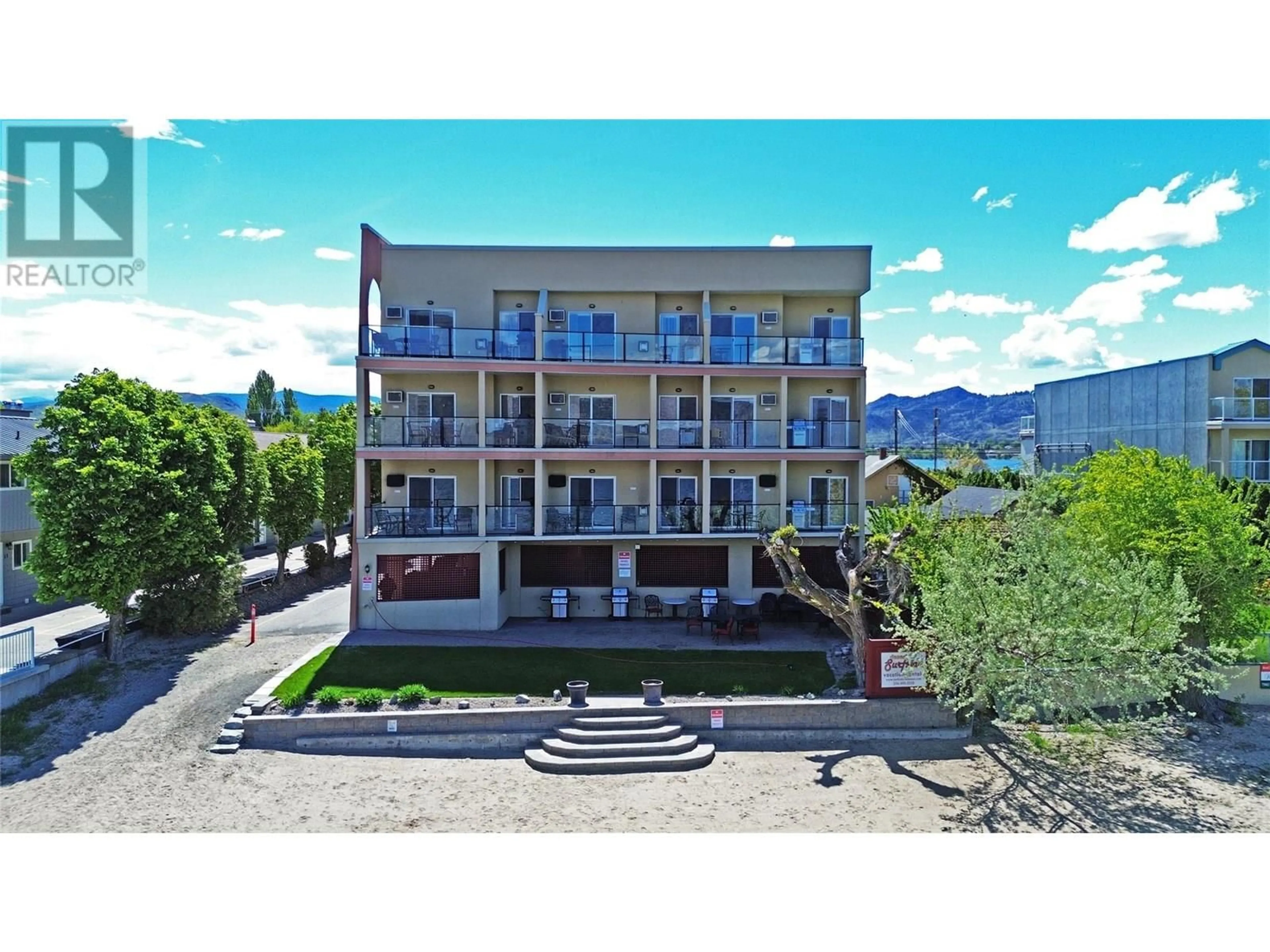 A pic from outside/outdoor area/front of a property/back of a property/a pic from drone, unknown for 210 - 7310 MAIN STREET, Osoyoos British Columbia V0H1V0