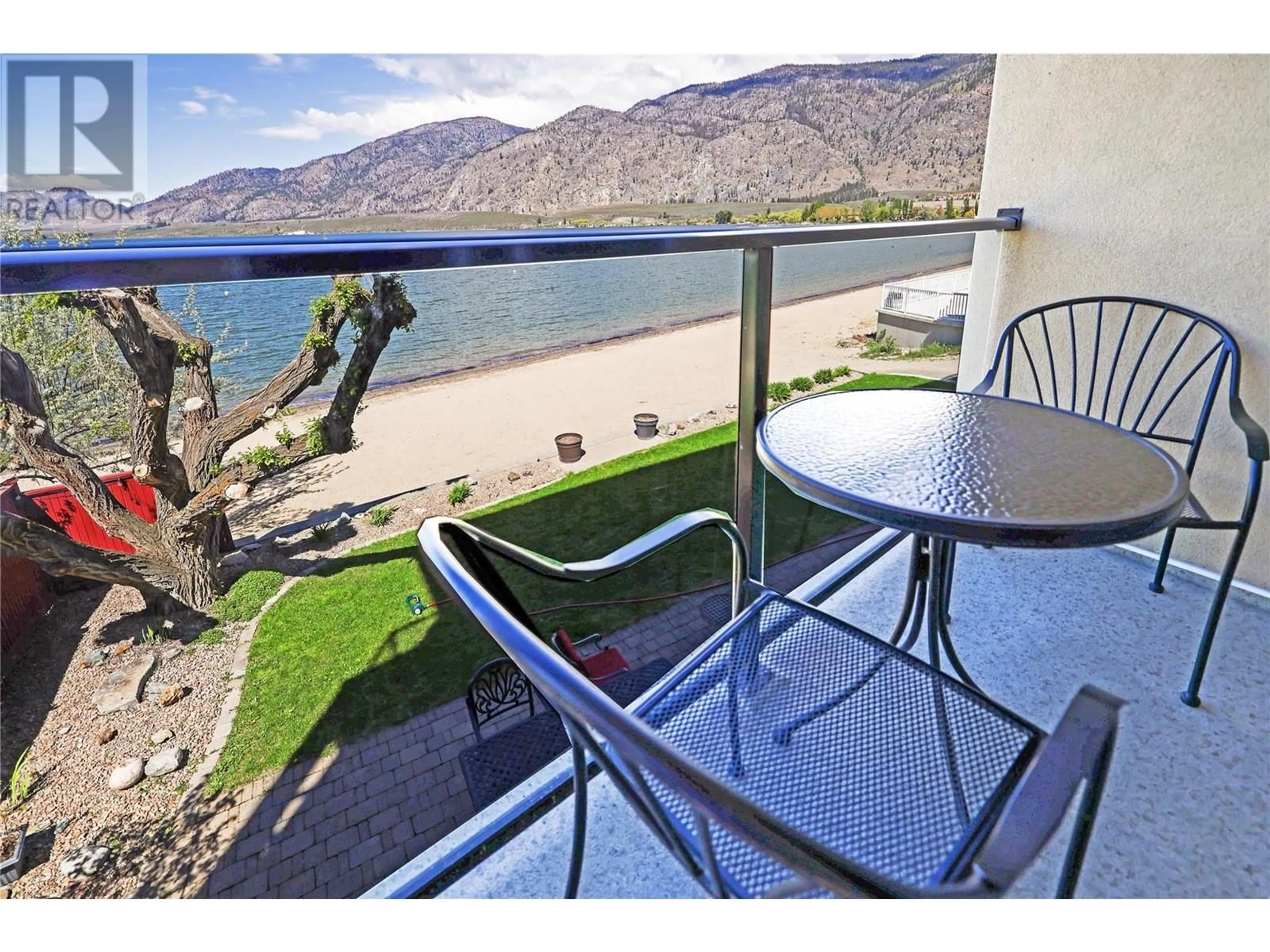 Patio, water/lake/river/ocean view for 210 - 7310 MAIN STREET, Osoyoos British Columbia V0H1V0