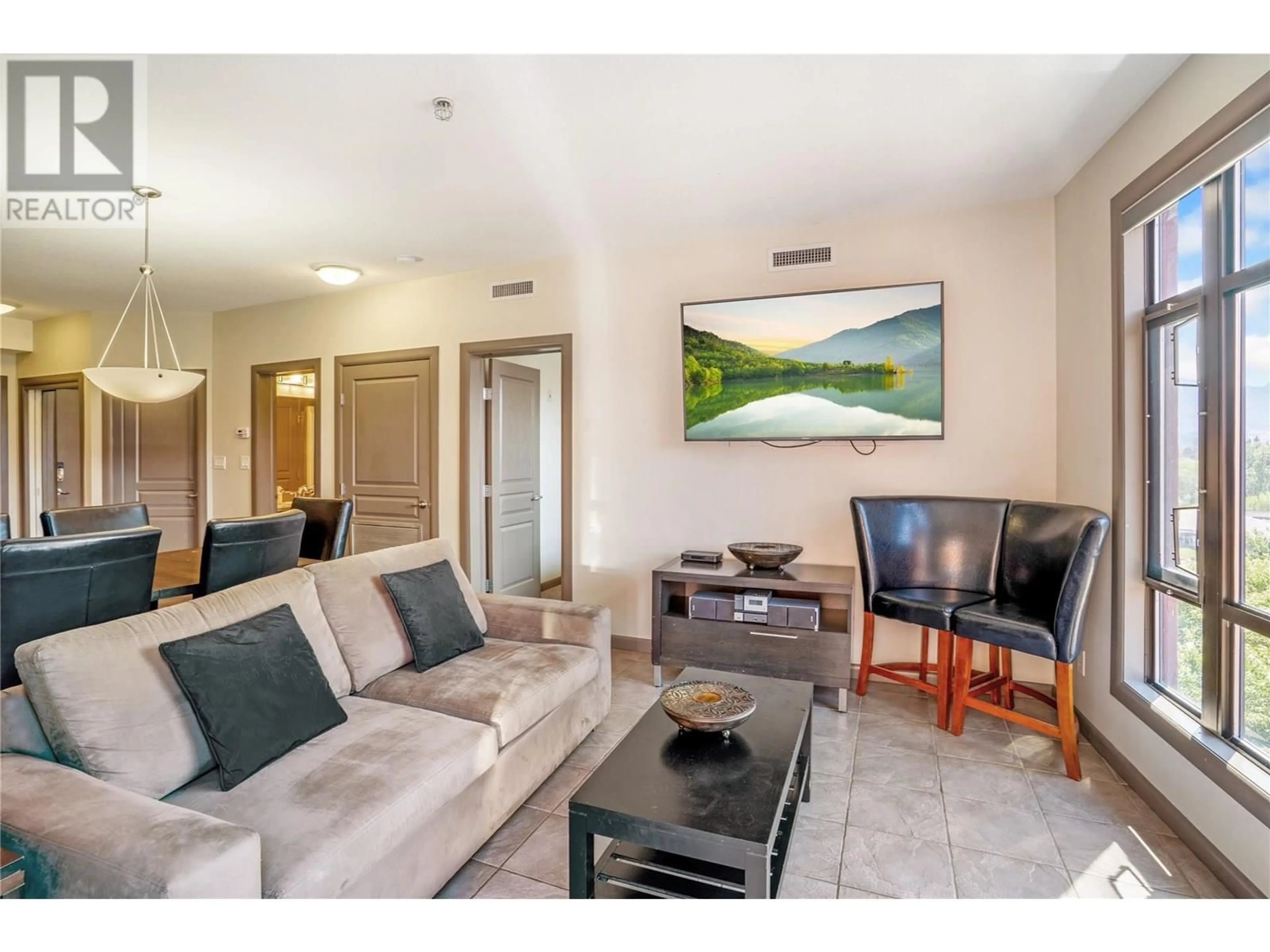 Living room with furniture, unknown for 629 - 654 COOK ROAD, Kelowna British Columbia V1W3G7