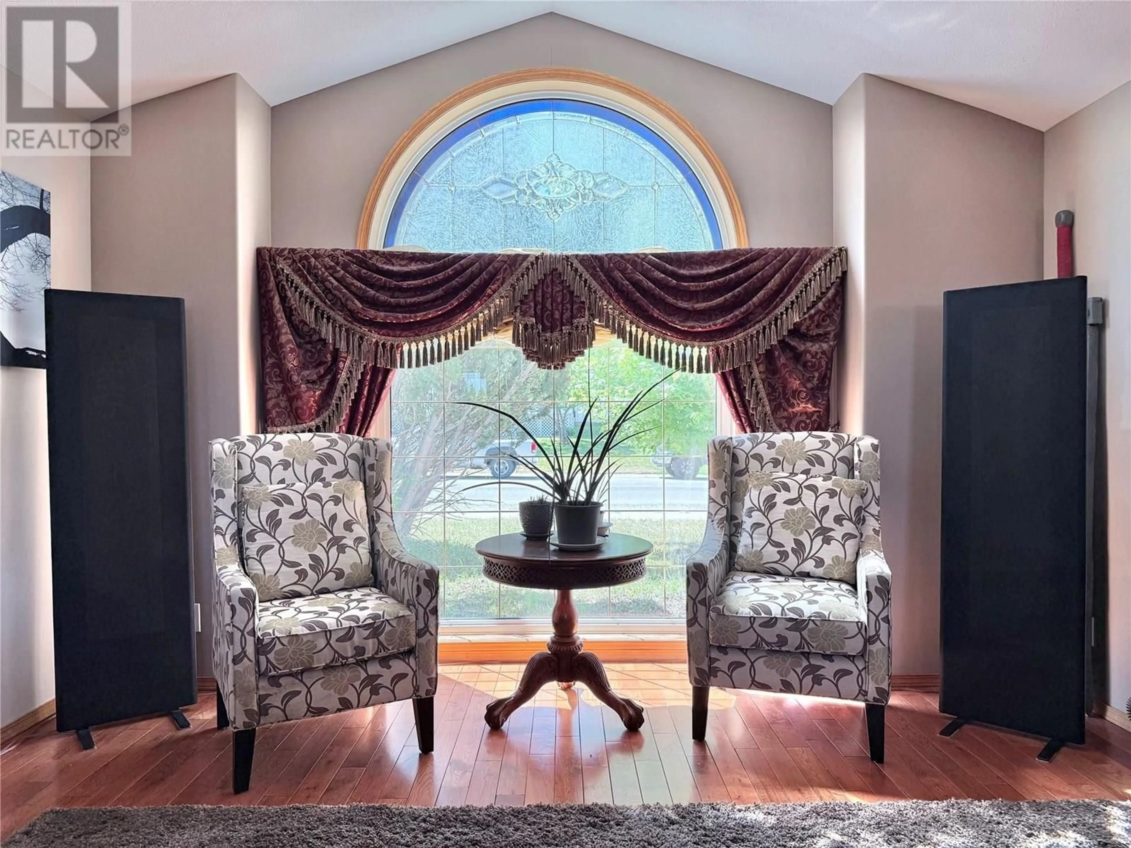 Living room with furniture, unknown for 1312 20TH STREET SOUTH, Cranbrook British Columbia V1C6J8