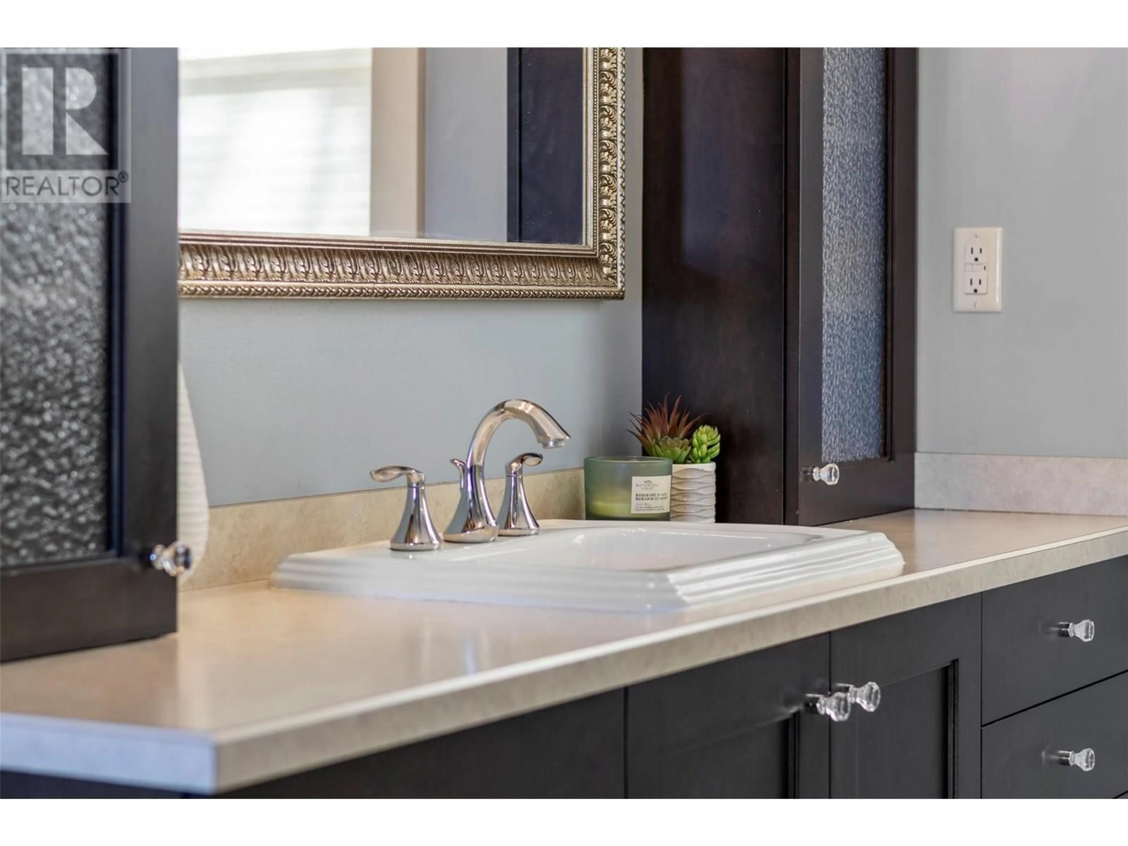 Contemporary bathroom, ceramic/tile floor for 4721 UPLANDS DRIVE, Kamloops British Columbia V2C6S9