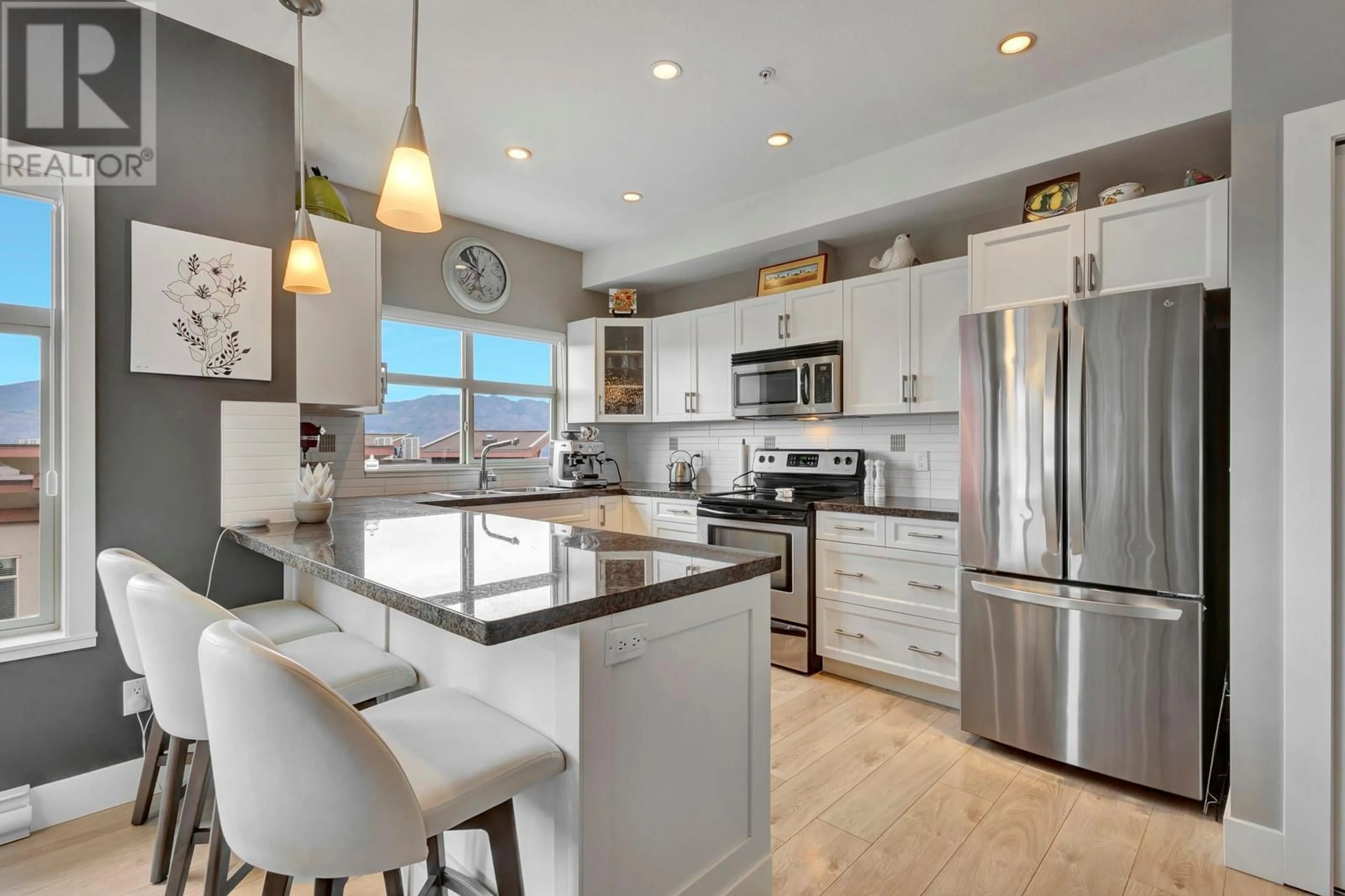 Open concept kitchen, ceramic/tile floor for 304 - 3211 SKYVIEW LANE, West Kelowna British Columbia V4T3J3
