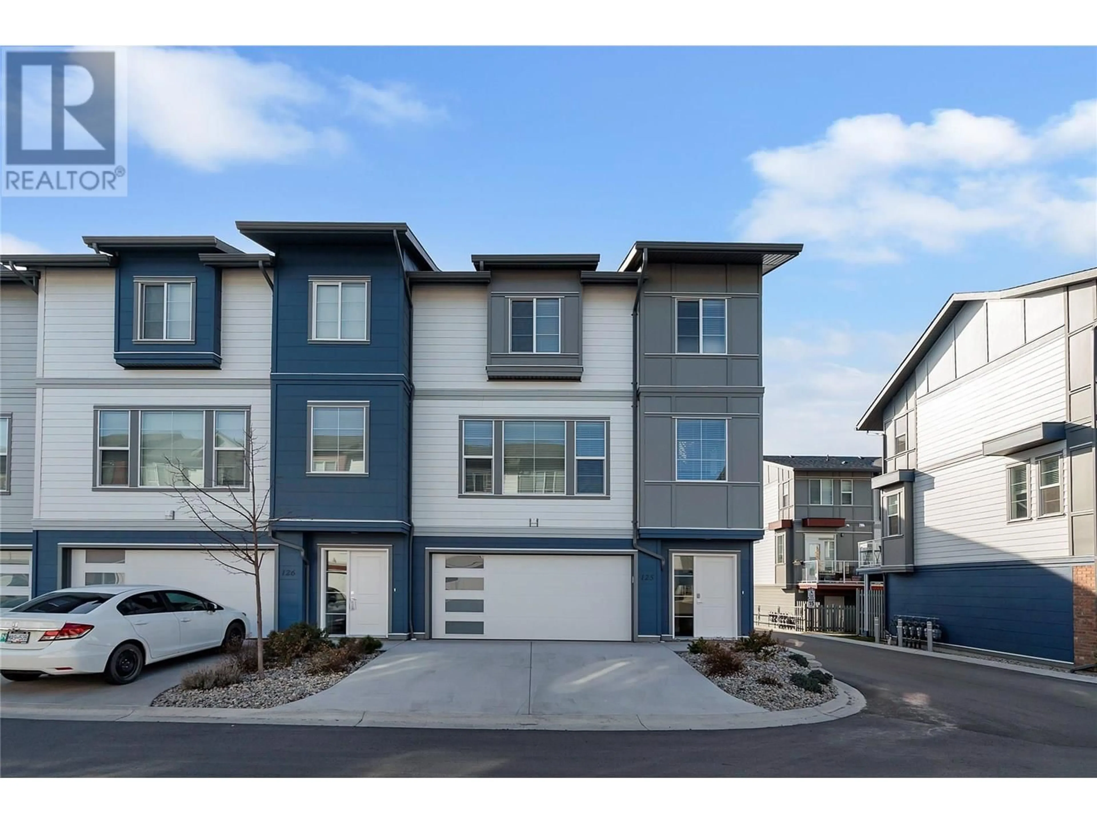 Home with vinyl exterior material, street for 125 - 4025 GELLATLY ROAD SOUTH, West Kelowna British Columbia V4T0E6