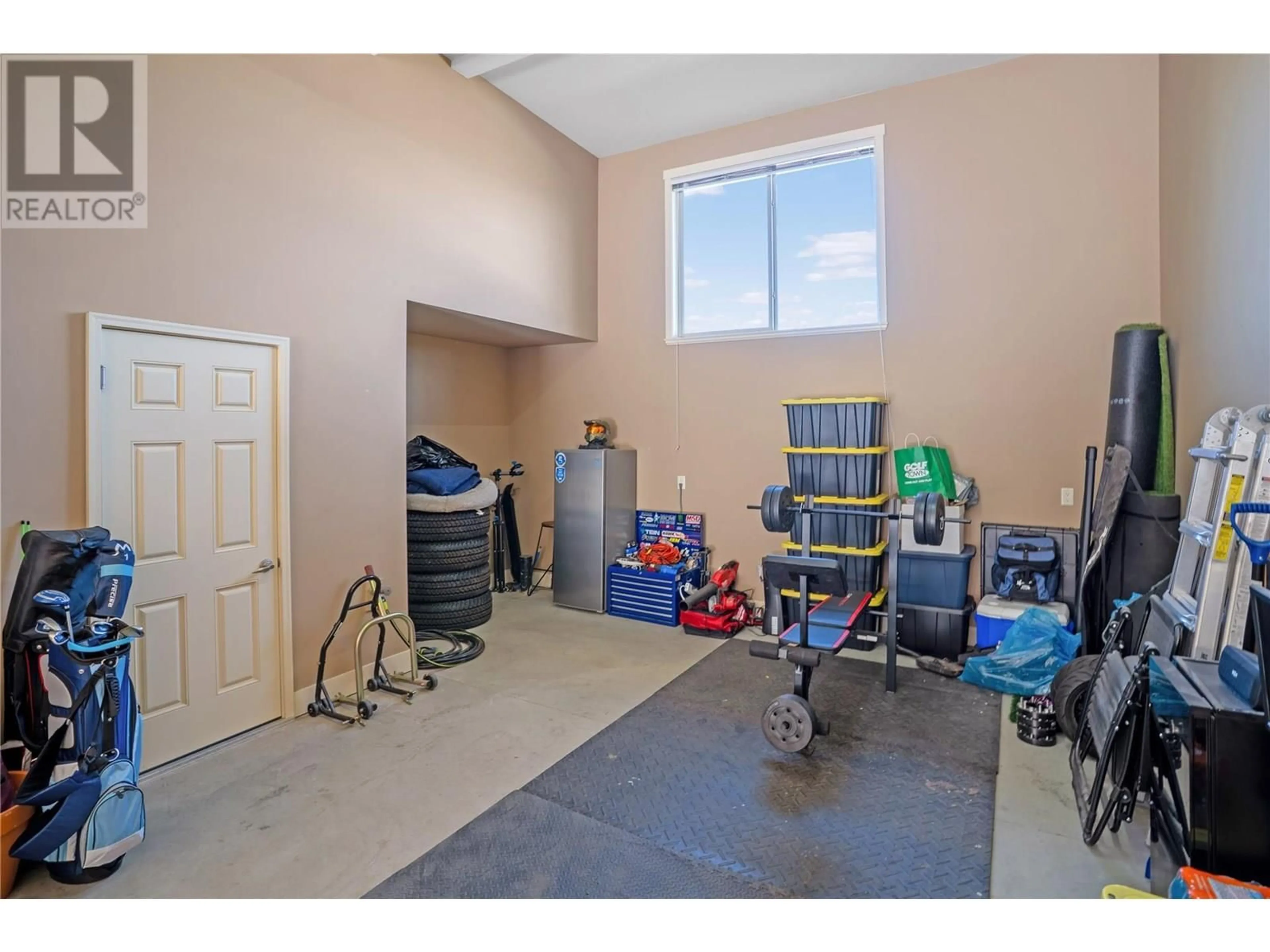 Indoor garage for 14 - 3359 COUGAR ROAD, West Kelowna British Columbia V4T3G1