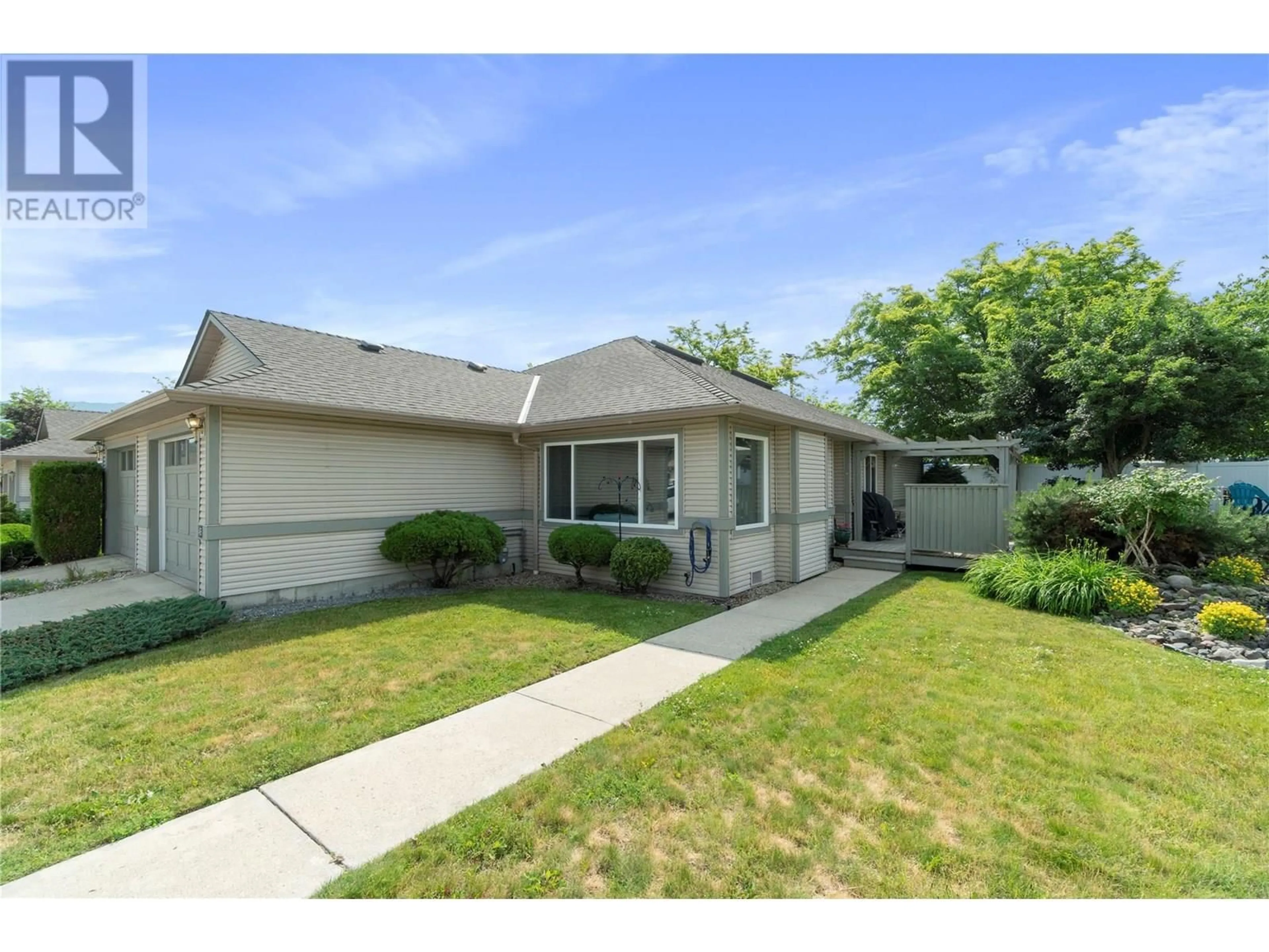 Home with vinyl exterior material, street for 45 - 111 HARBOURFRONT DRIVE NORTHWEST, Salmon Arm British Columbia V1E1A3