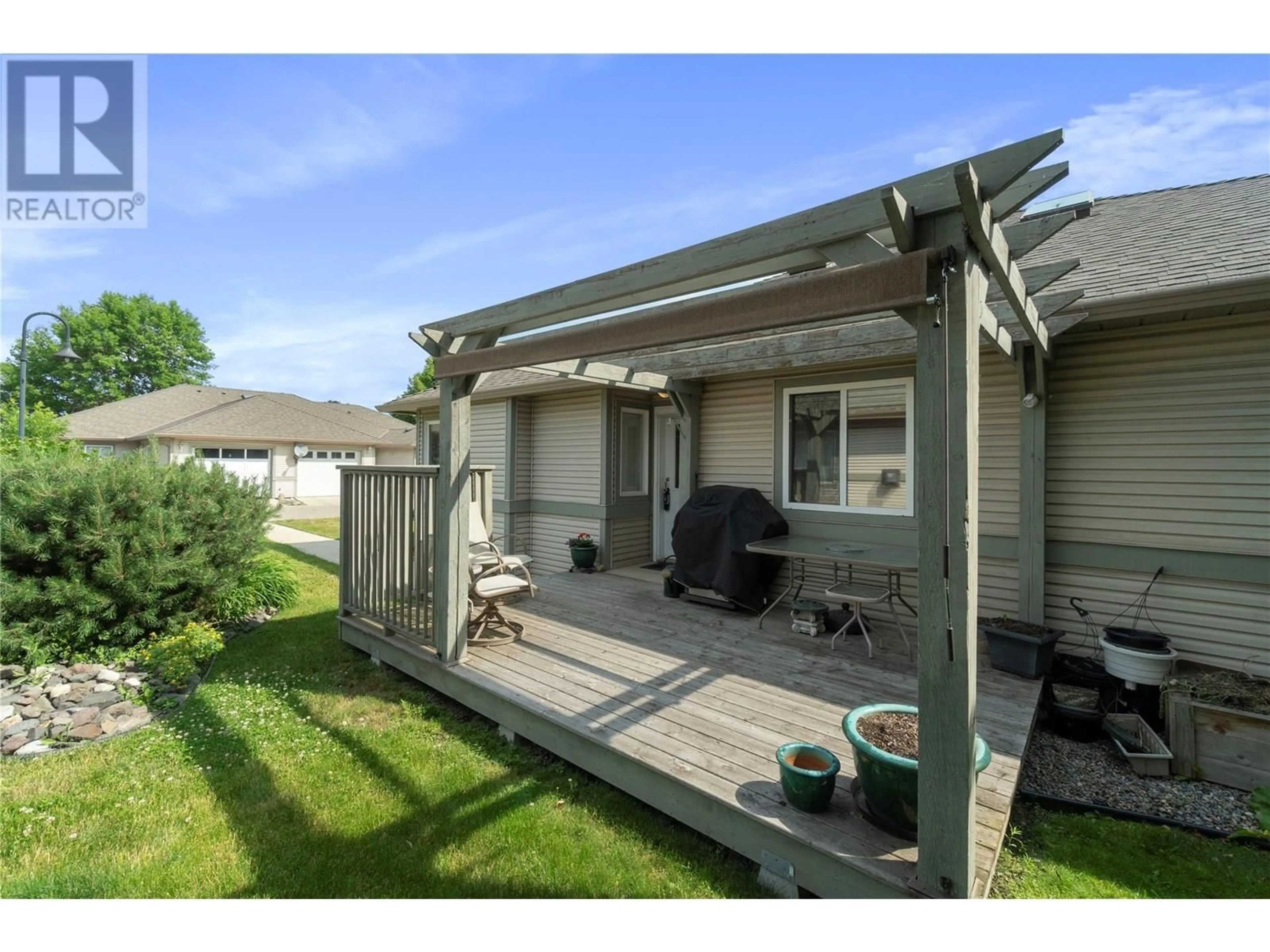 Patio, street for 45 - 111 HARBOURFRONT DRIVE NORTHWEST, Salmon Arm British Columbia V1E1A3