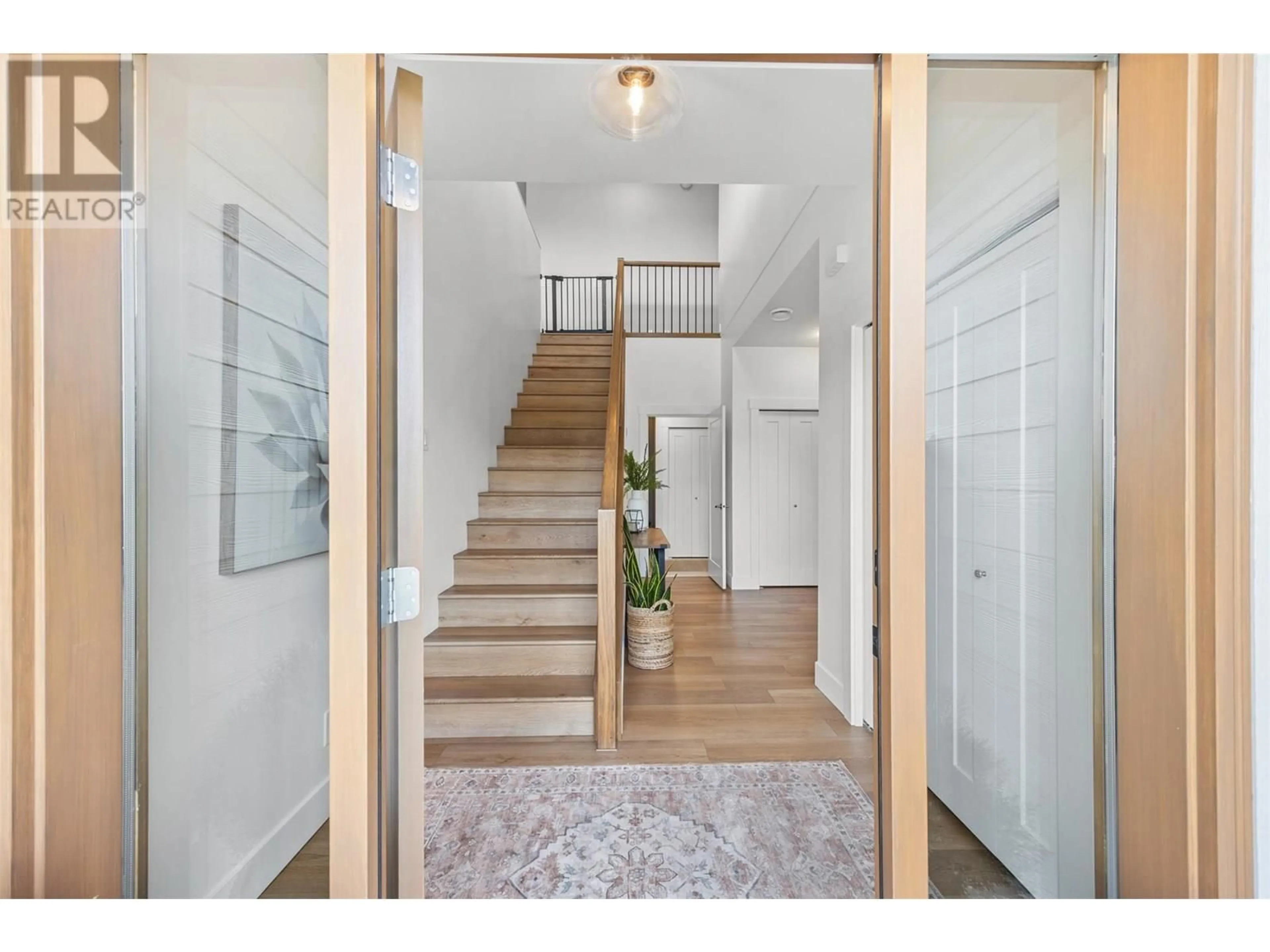 Indoor entryway for 2602 CROWN CREST DRIVE, West Kelowna British Columbia V4T3N3