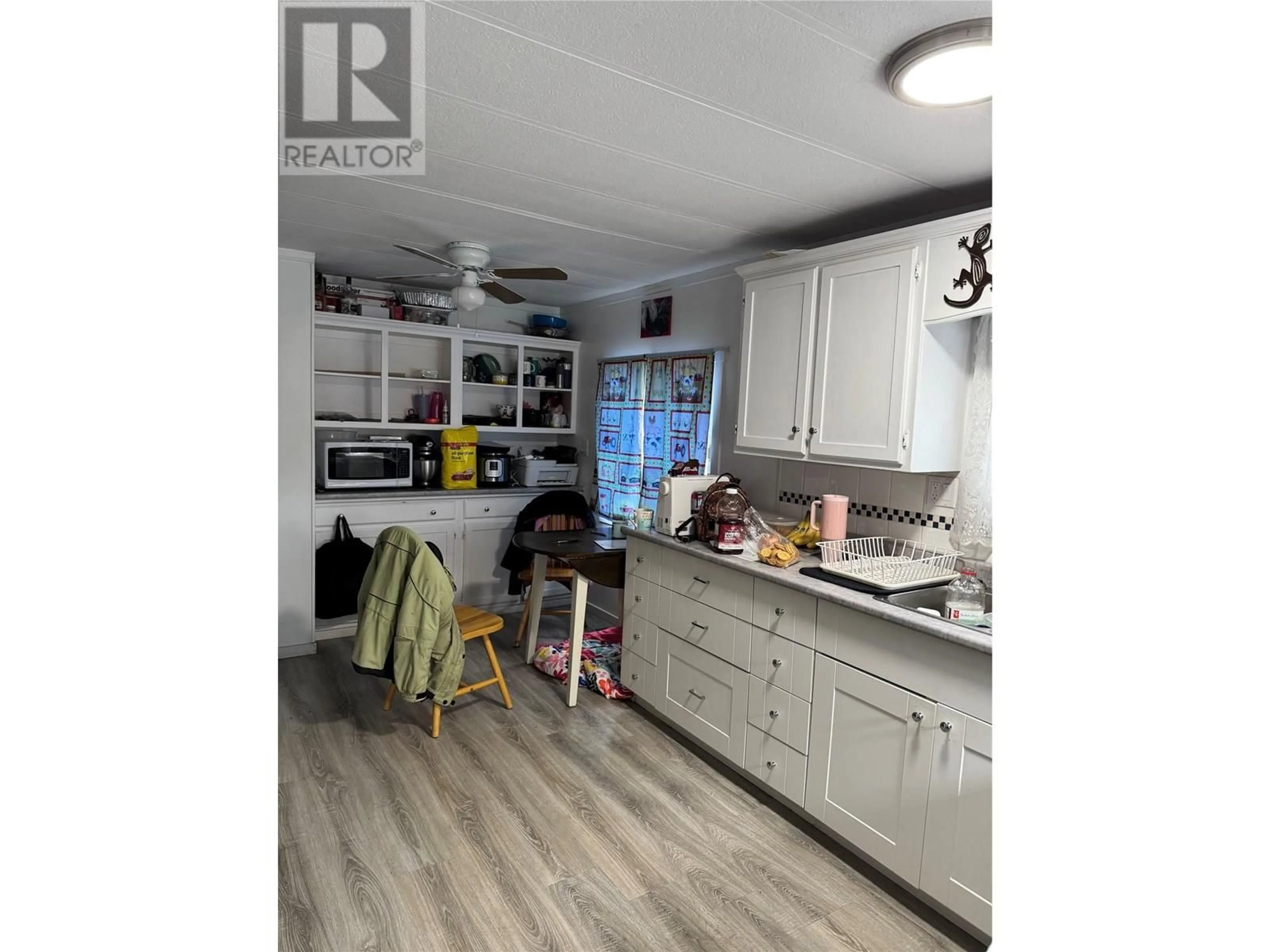 Open concept kitchen, unknown for 33 - 1175 ROSE HILL ROAD, Kamloops British Columbia V1L2B3