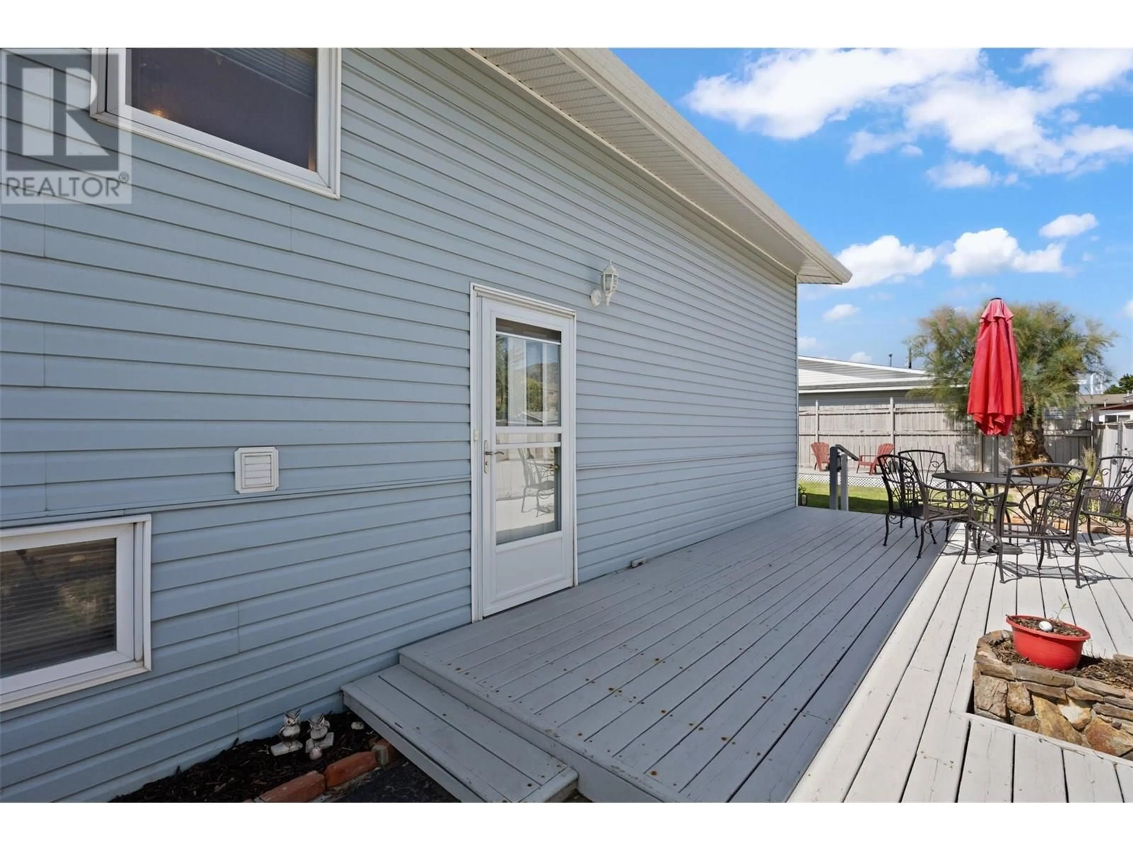 Home with vinyl exterior material, unknown for 1078 WINDBREAK STREET, Kamloops British Columbia V2B5P9
