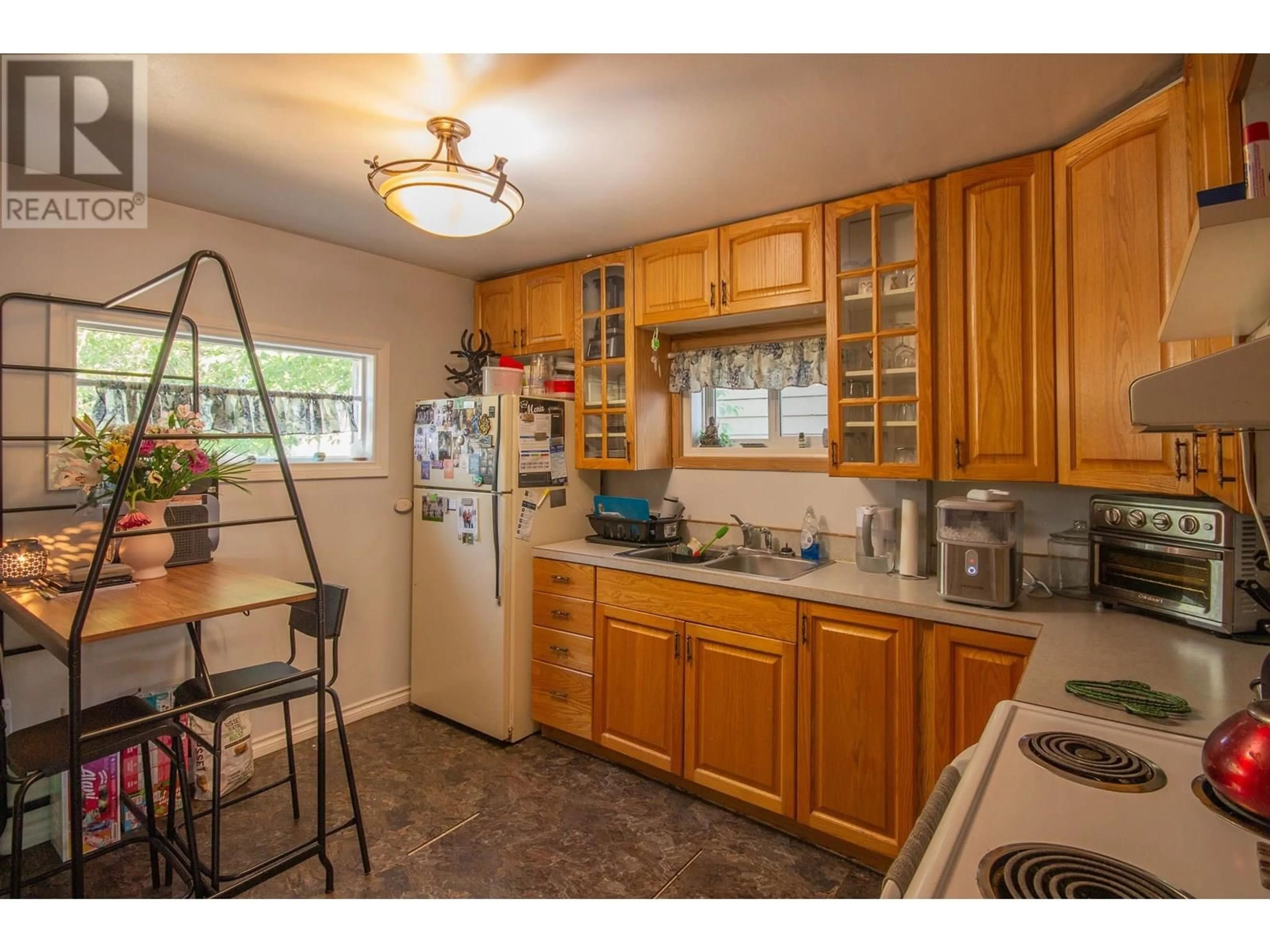 Standard kitchen, unknown for 1120 104 AVENUE, Dawson Creek British Columbia V1G2J2