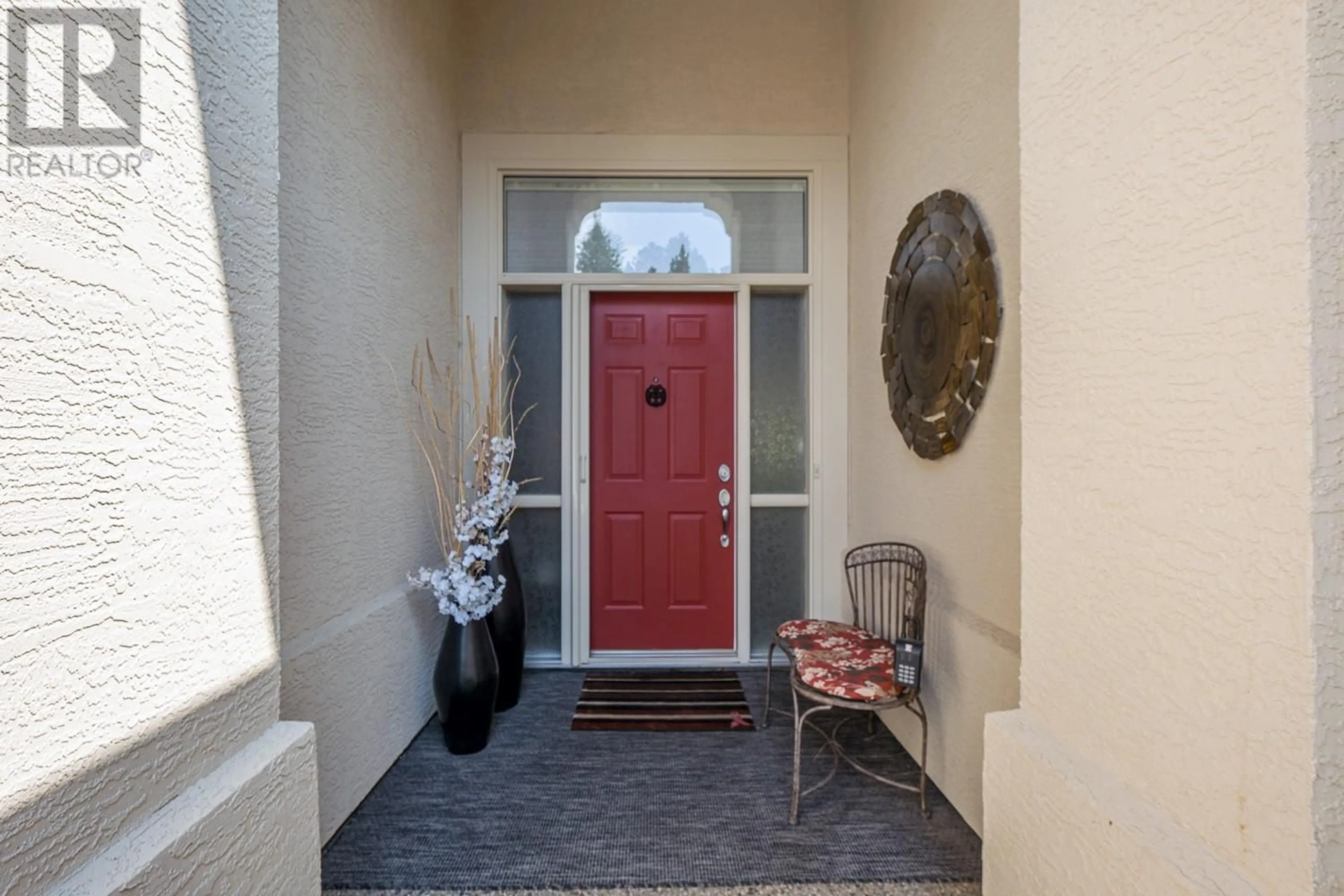 Indoor entryway for 3989 GALLAGHERS PARKLAND DRIVE, Kelowna British Columbia V1W3Z8