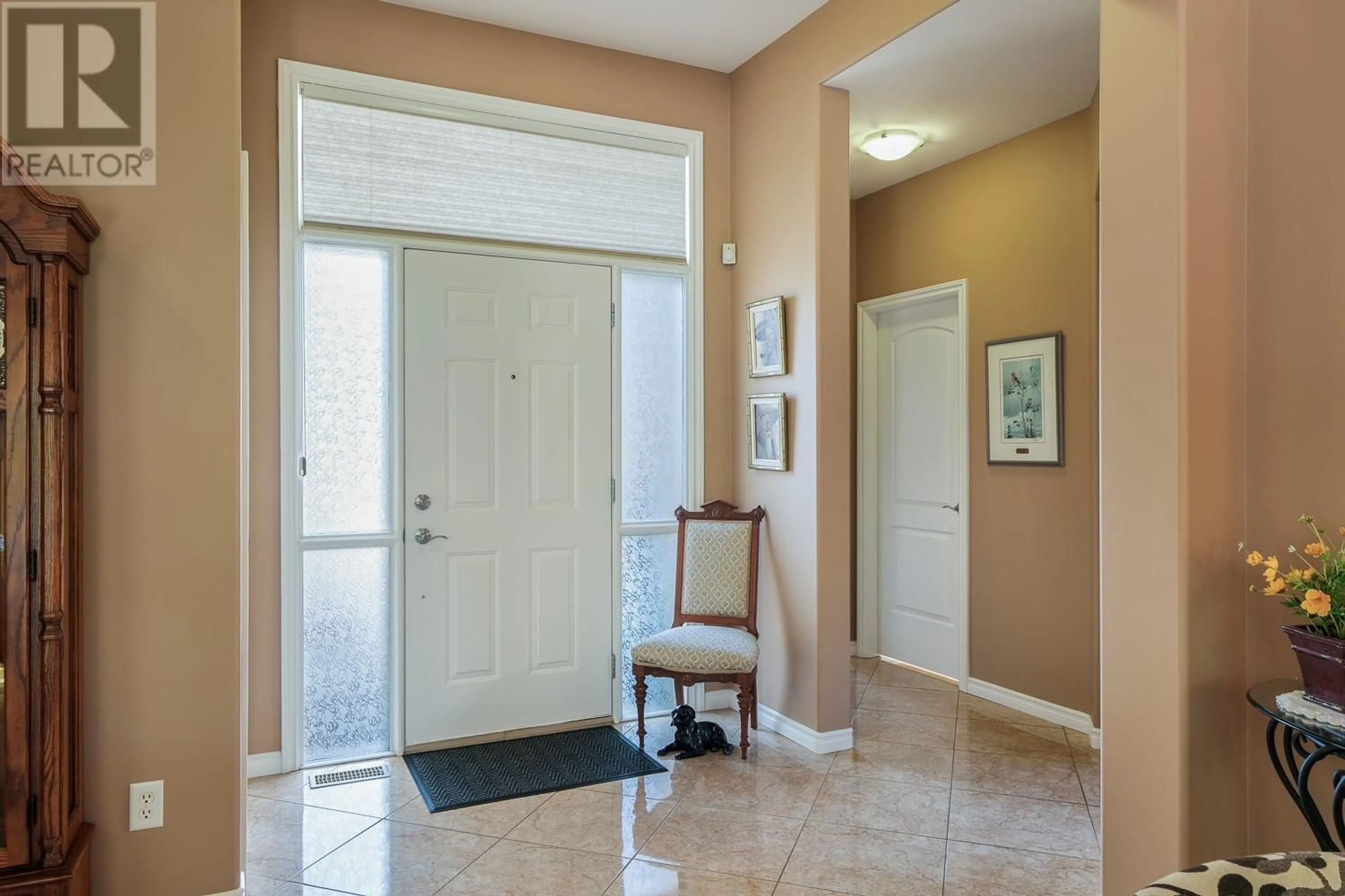 Indoor entryway for 3989 GALLAGHERS PARKLAND DRIVE, Kelowna British Columbia V1W3Z8