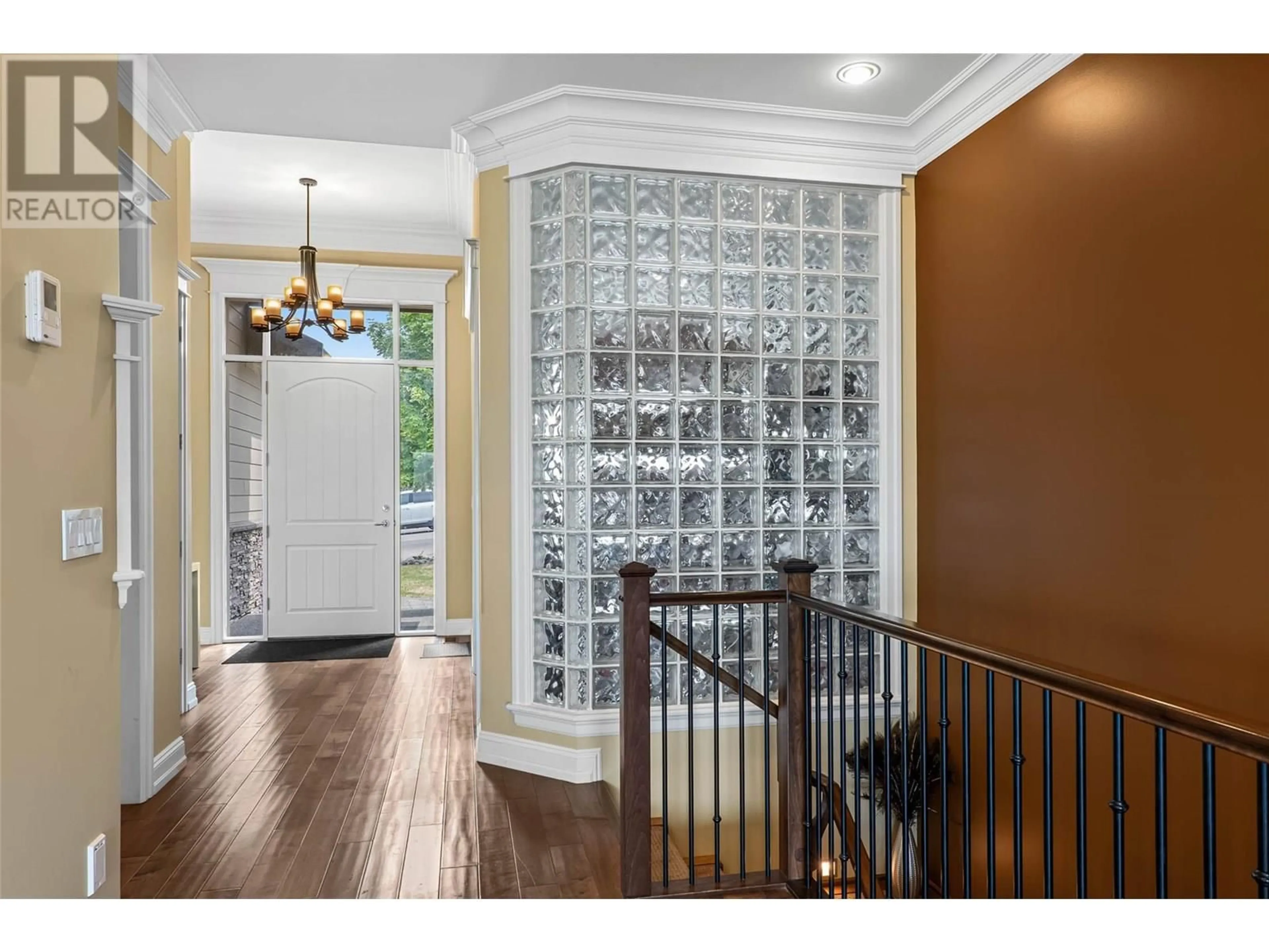 Indoor entryway for 842 GUERIN CREEK WAY, Kamloops British Columbia V2C0A6