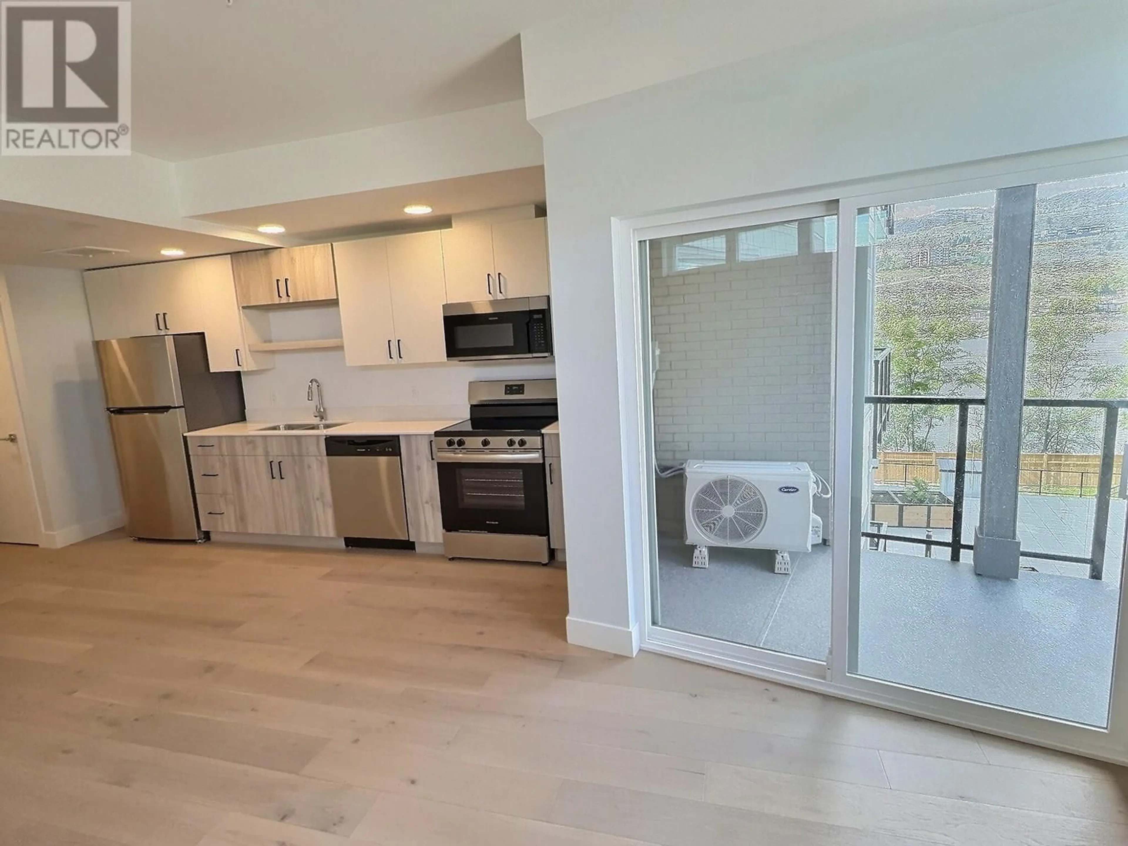 Open concept kitchen, unknown for 308 - 207 ROYAL AVENUE, Kamloops British Columbia V2B8J7