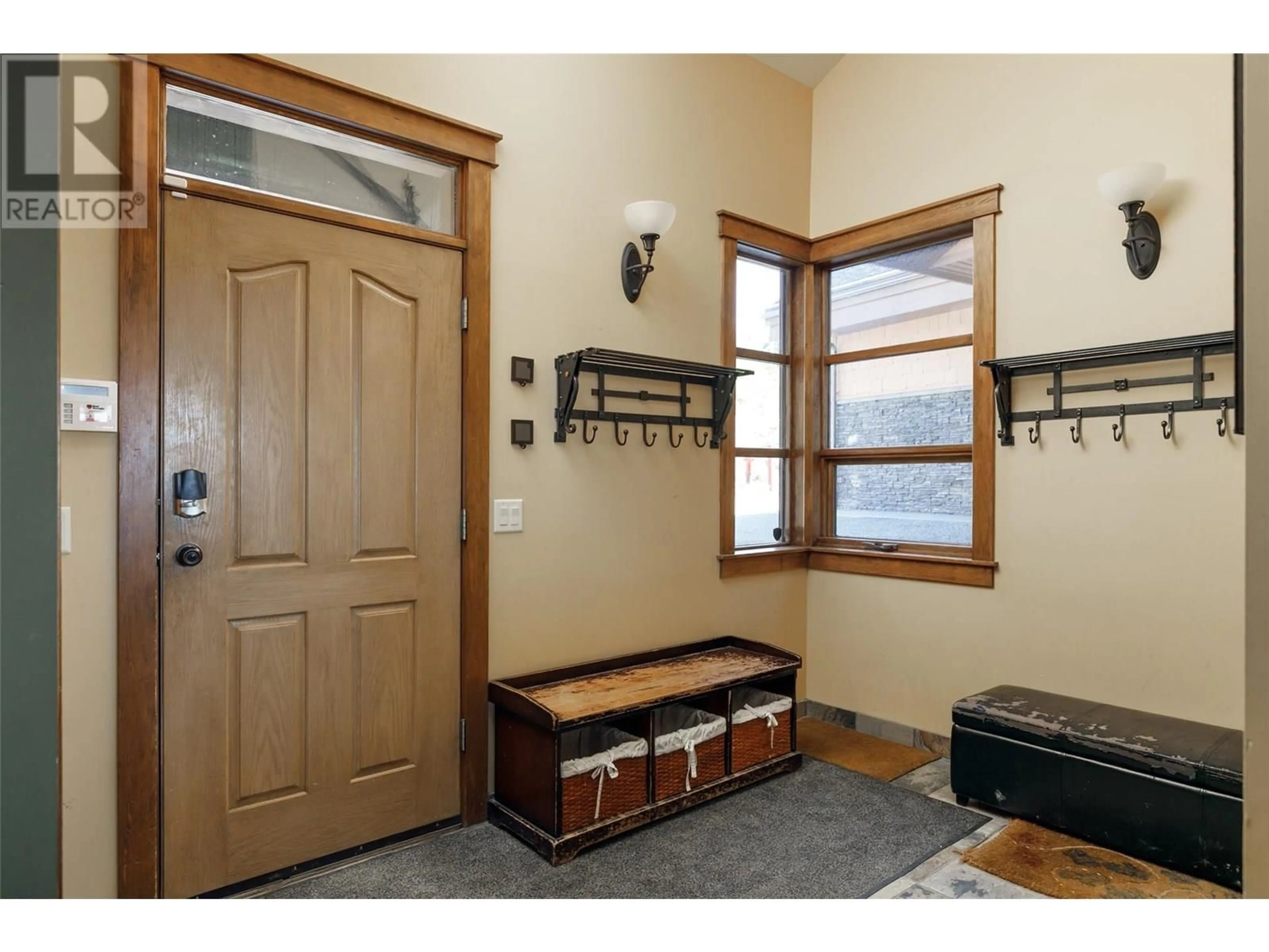 Indoor entryway for 109 - 5080 SNOWBIRD WAY, Big White British Columbia V1P1P4