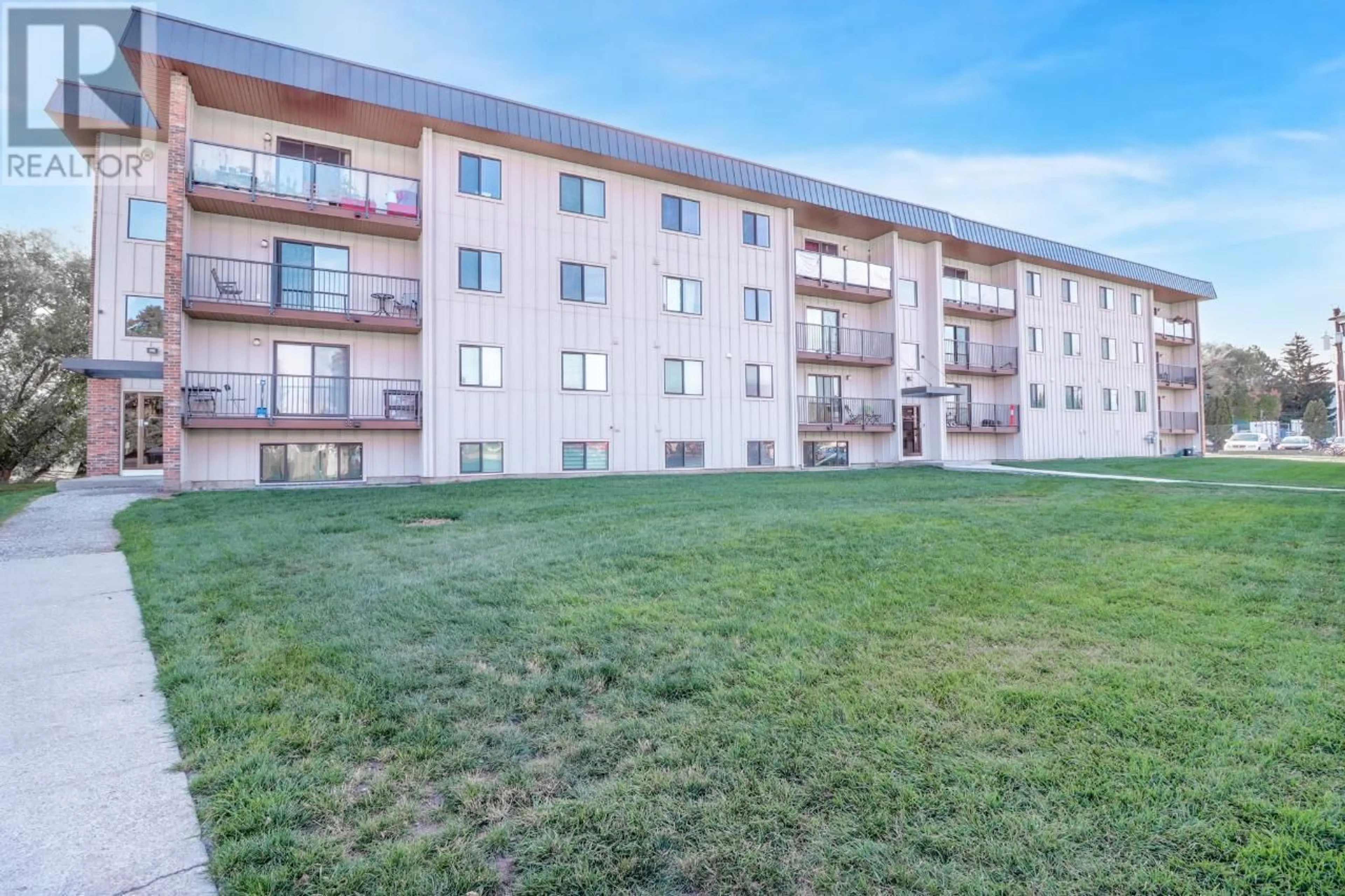 Patio, building for 203 - 606 18TH AVENUE NORTH, Cranbrook British Columbia V1C5M1