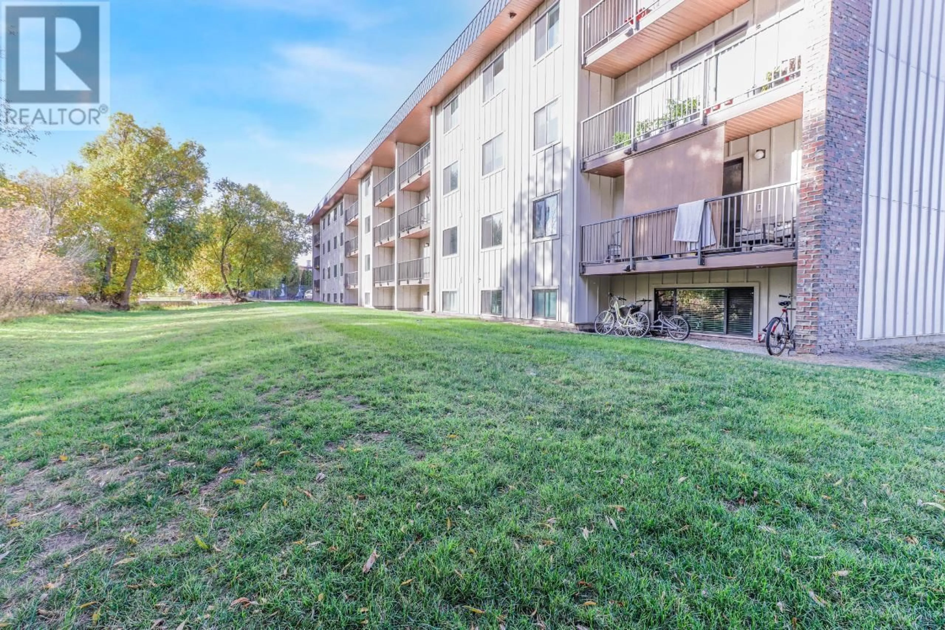 Patio, unknown for 203 - 606 18TH AVENUE NORTH, Cranbrook British Columbia V1C5M1