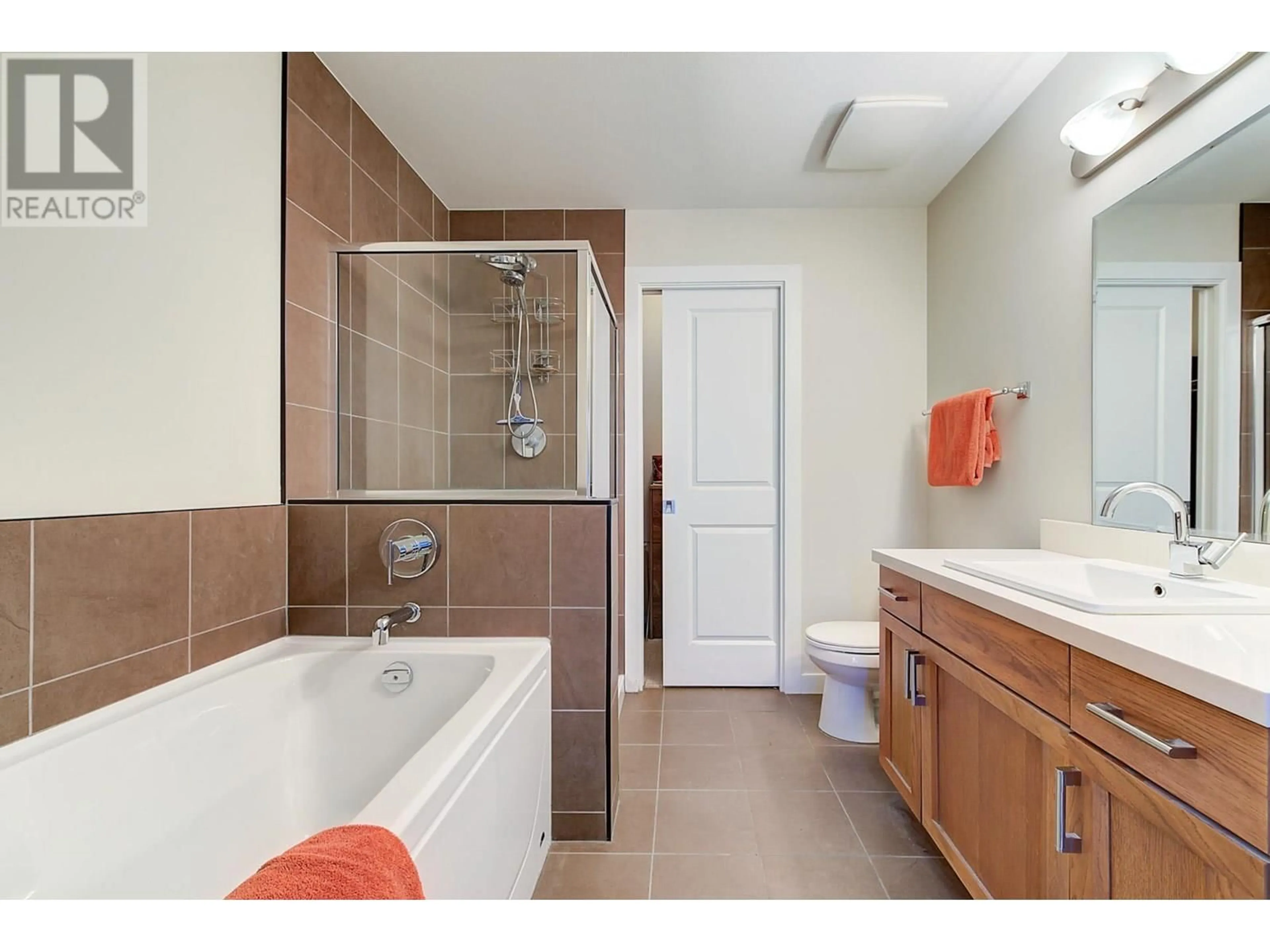 Standard bathroom, ceramic/tile floor for 206 - 3229 SKYVIEW LANE, West Kelowna British Columbia V4T3J4