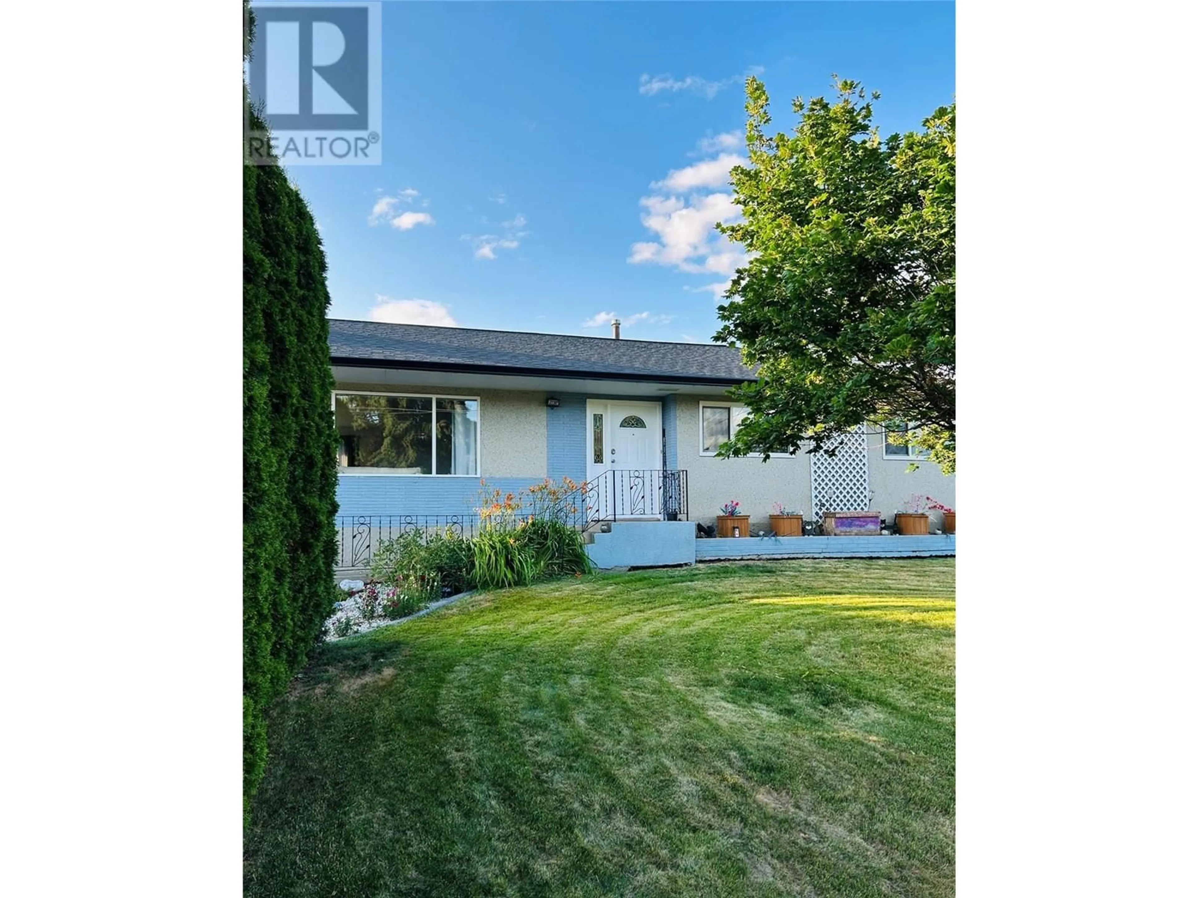 Home with vinyl exterior material, street for 2150 PONDEROSA AVENUE, Kamloops British Columbia v2b4v9
