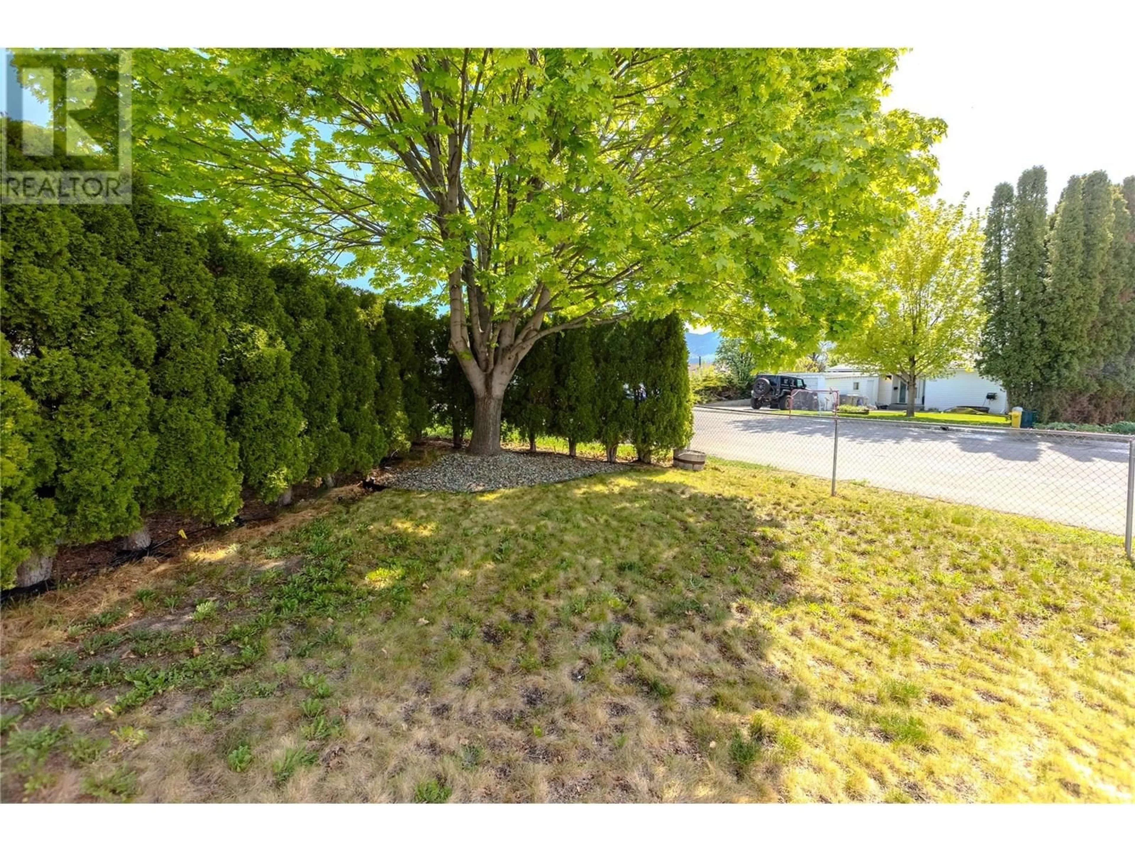 A pic from outside/outdoor area/front of a property/back of a property/a pic from drone, street for 1200 HOOK DRIVE, Kamloops British Columbia V2B7S9