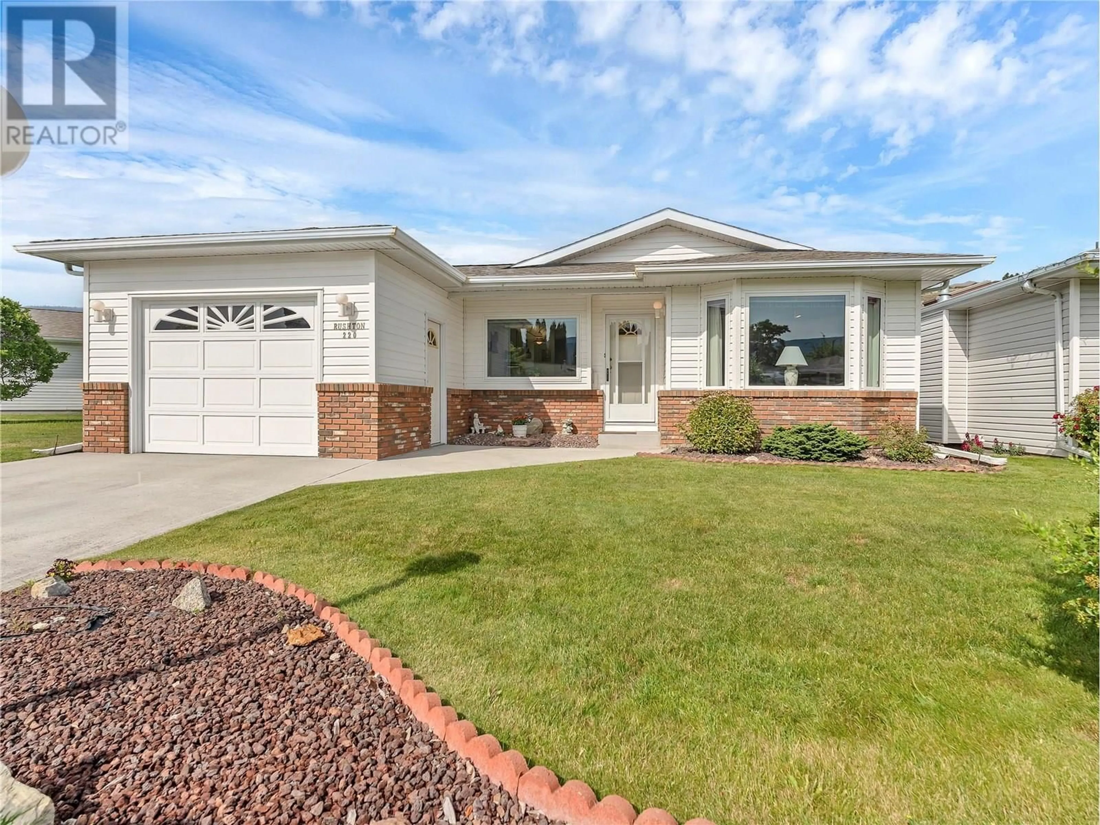 Home with vinyl exterior material, street for 220 SANDPIPER CRESCENT, Penticton British Columbia V2A8K6