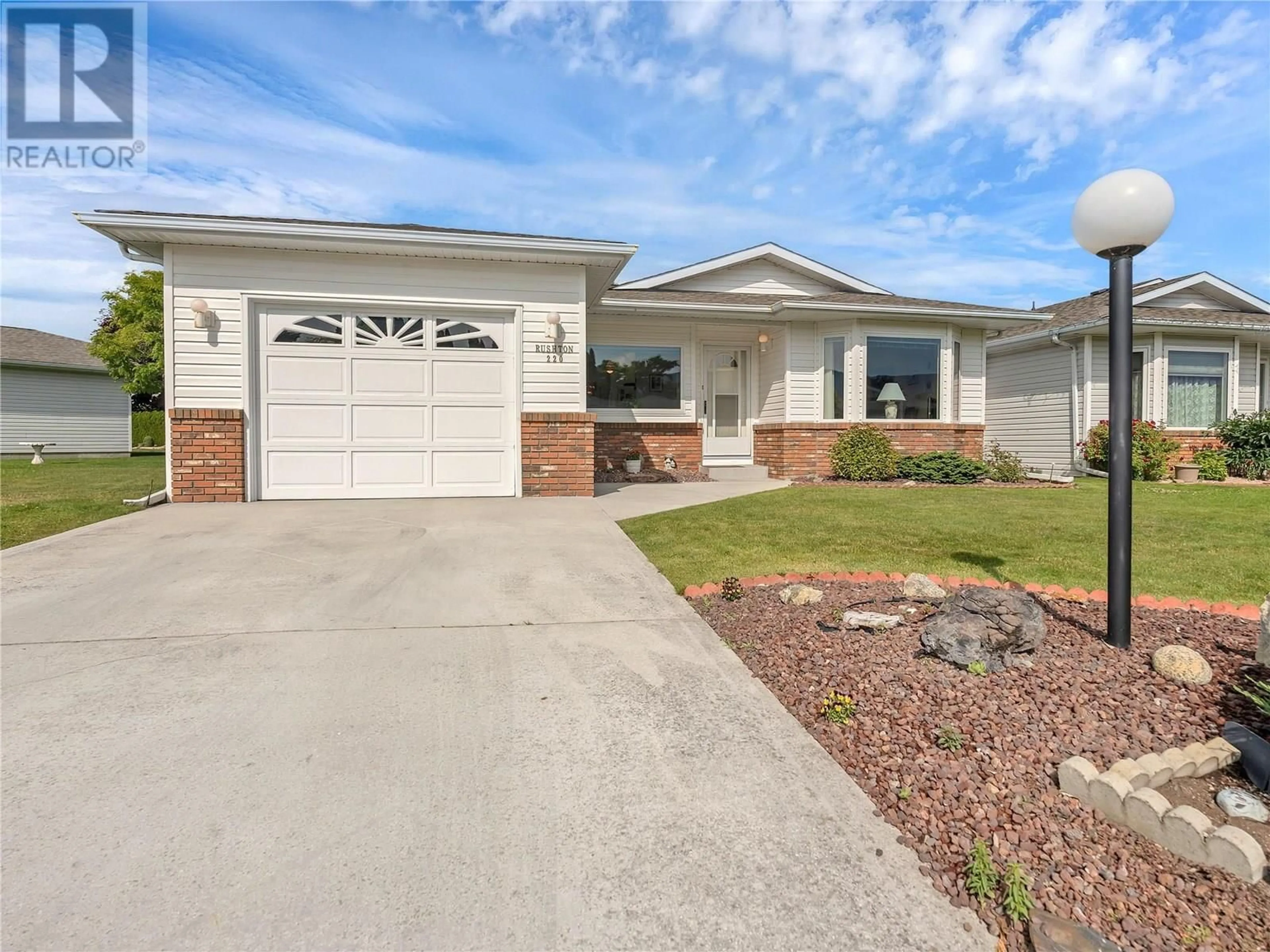 Home with vinyl exterior material, street for 220 SANDPIPER CRESCENT, Penticton British Columbia V2A8K6
