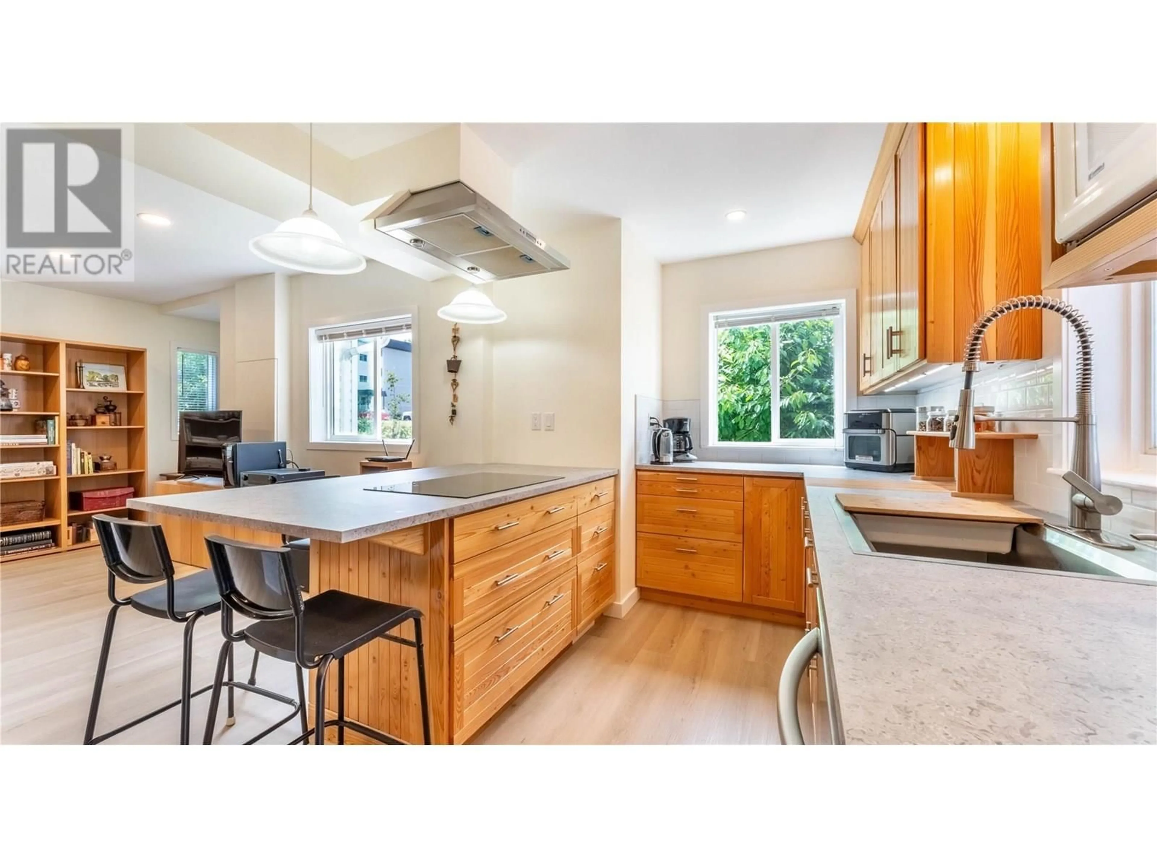 Open concept kitchen, unknown for 133 6TH  S AVENUE, Creston British Columbia V0B1G0