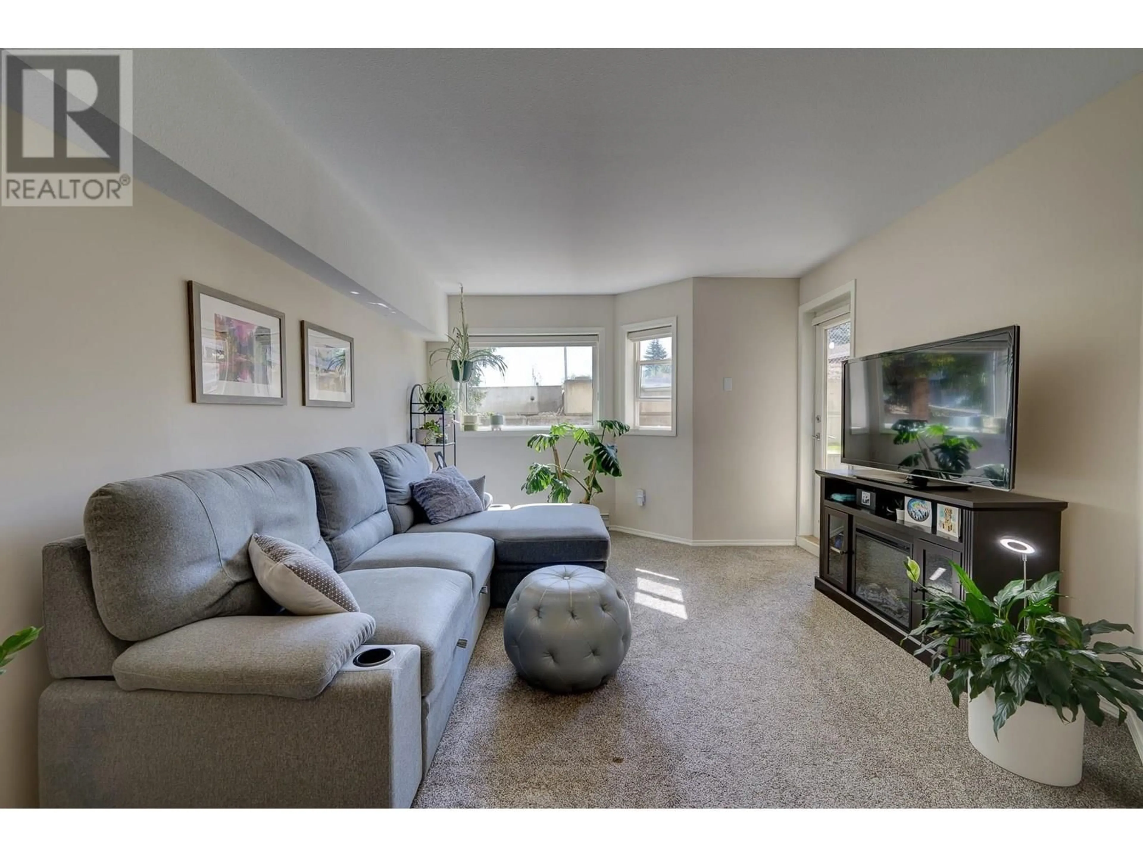 Living room with furniture, unknown for 104 - 1160 HUGH ALLAN DRIVE, Kamloops British Columbia V1S1T5