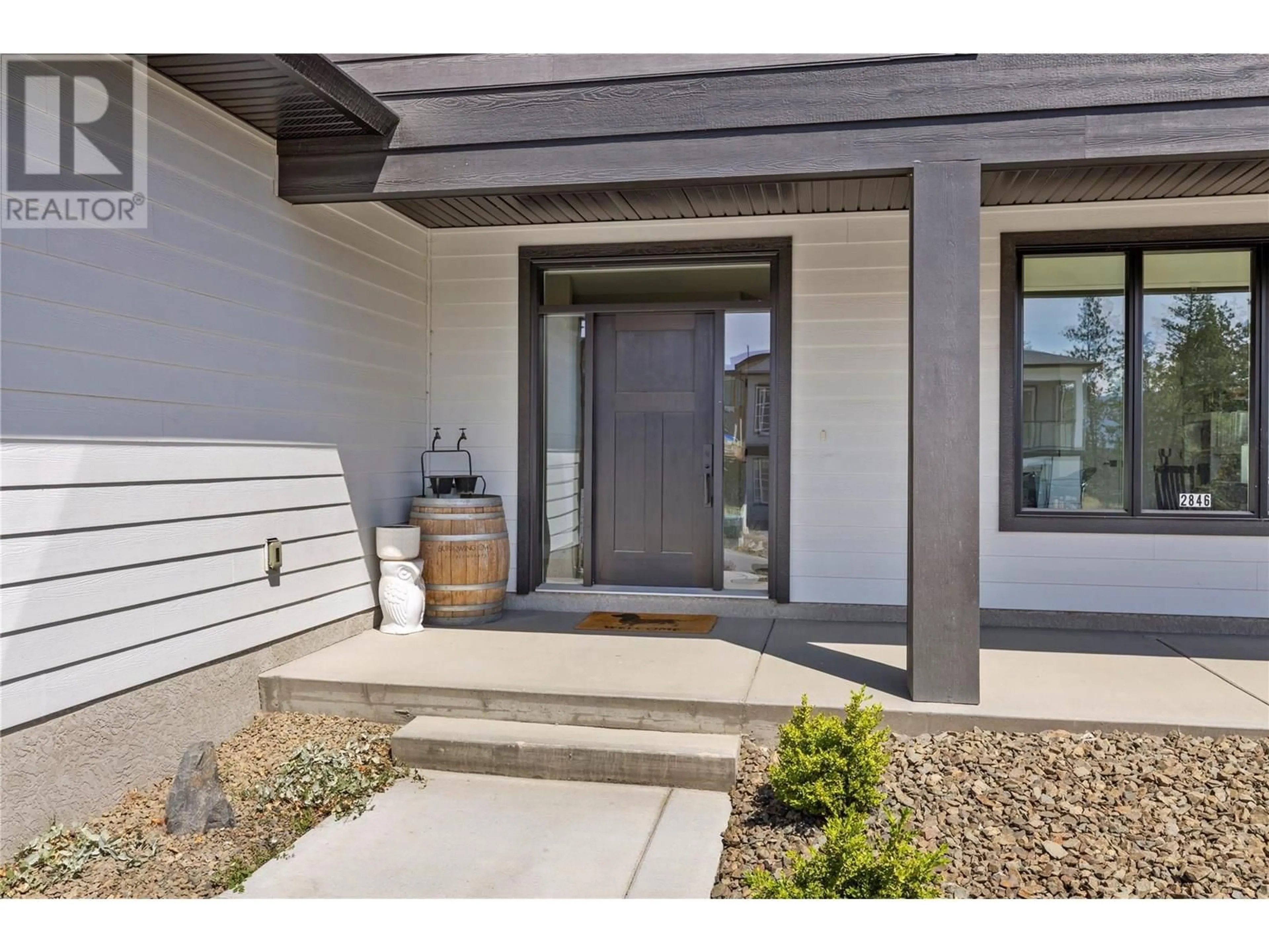 Indoor entryway for 2846 CANYON CREST DRIVE, West Kelowna British Columbia V4T0E3