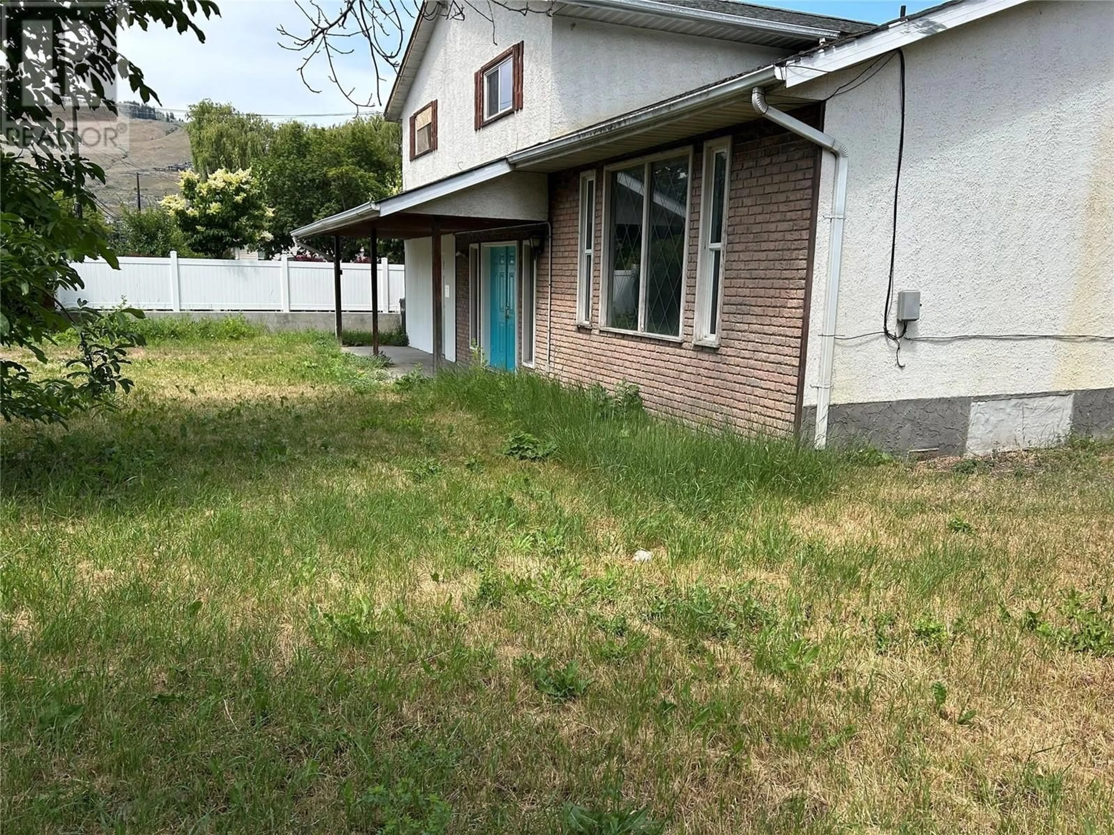 A pic from outside/outdoor area/front of a property/back of a property/a pic from drone, street for 2571 LAKESHORE ROAD, Vernon British Columbia V1H1M9