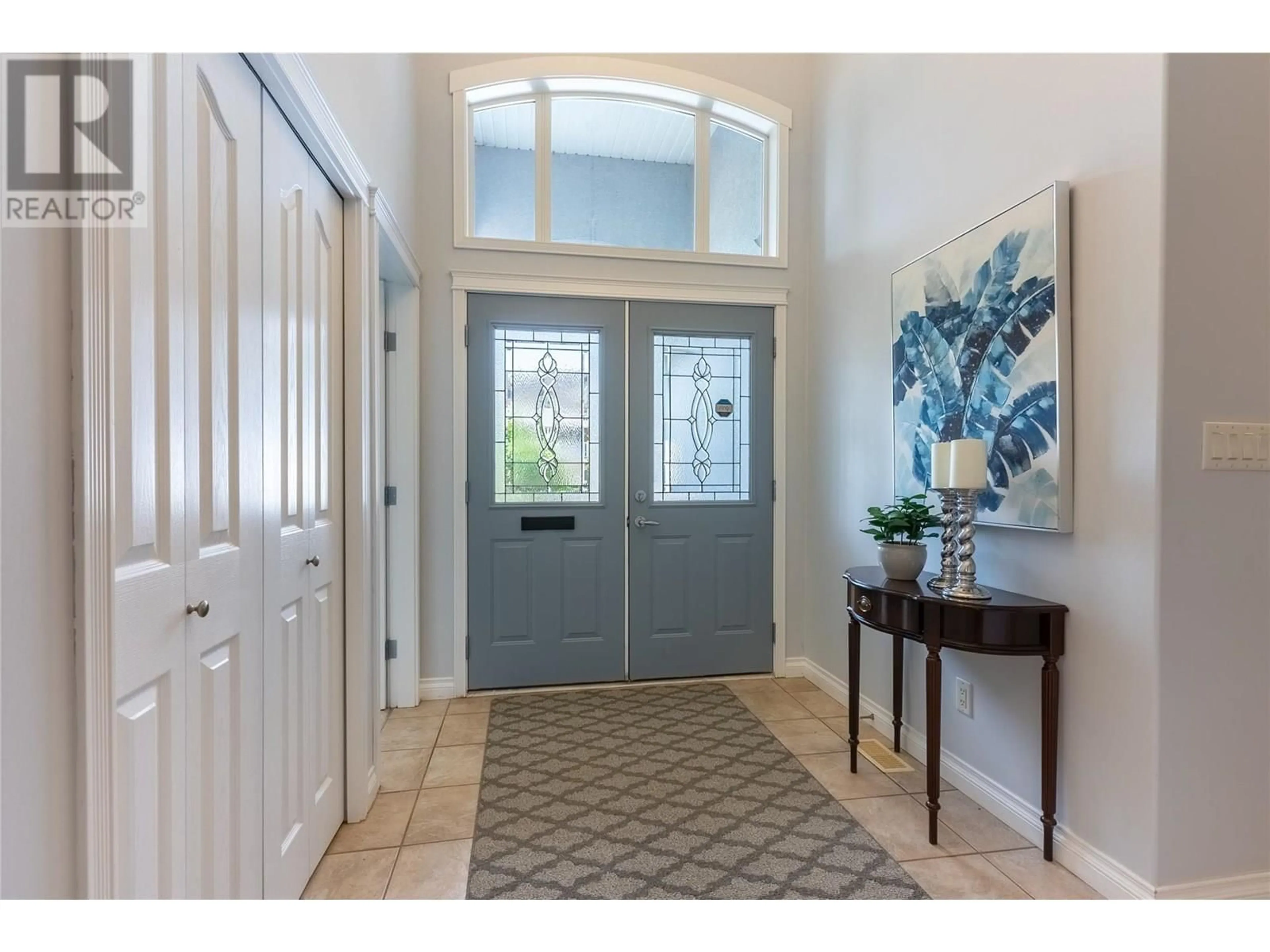 Indoor entryway for 3727 OVERLANDER DRIVE, Kamloops British Columbia V2B8M4