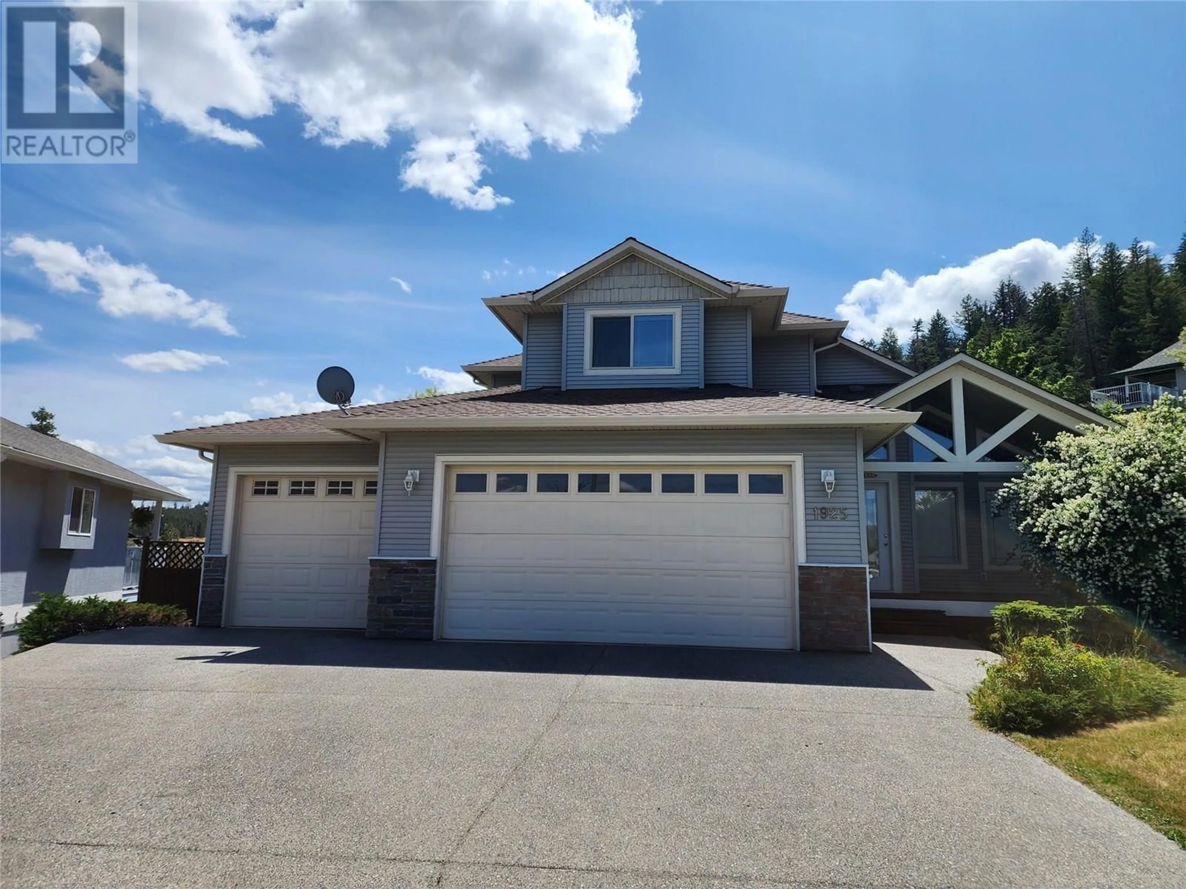 Home with vinyl exterior material, street for 1925 ENGLEMANN COURT, Kamloops British Columbia V1S1X9
