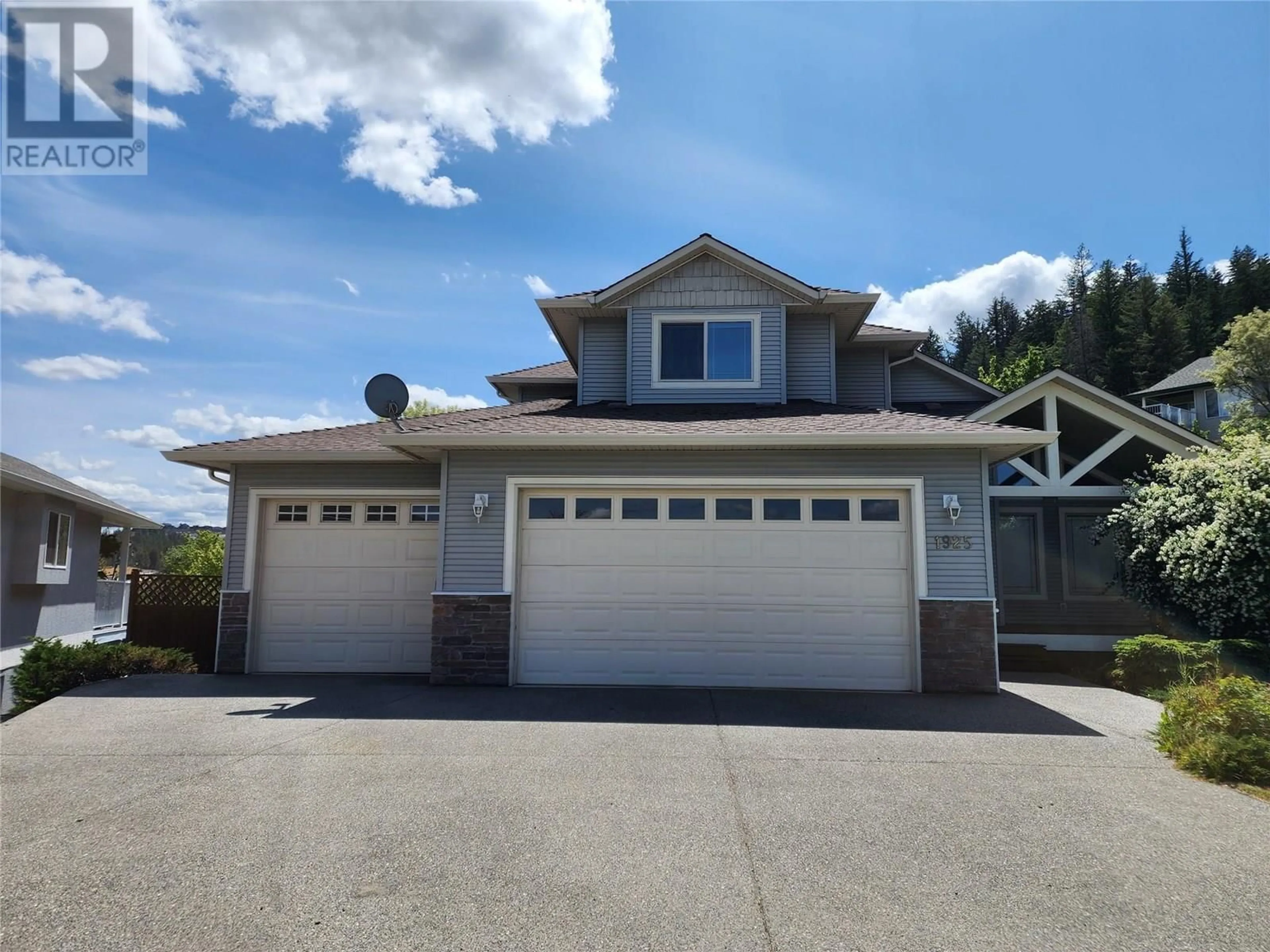 Home with vinyl exterior material, street for 1925 ENGLEMANN COURT, Kamloops British Columbia V1S1X9