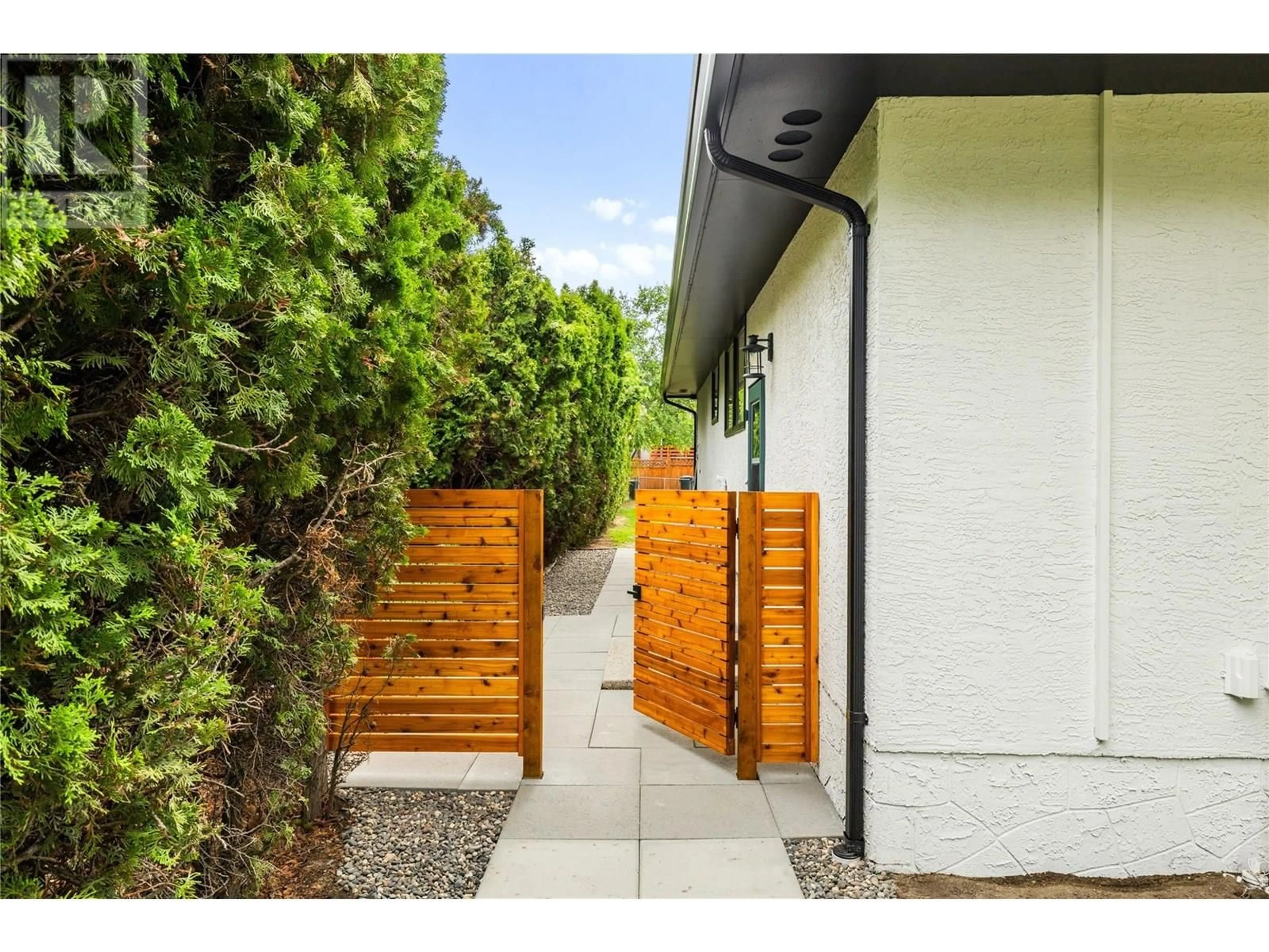 Unknown for 1403 BRAEMAR STREET, Kelowna British Columbia V1Y3X4