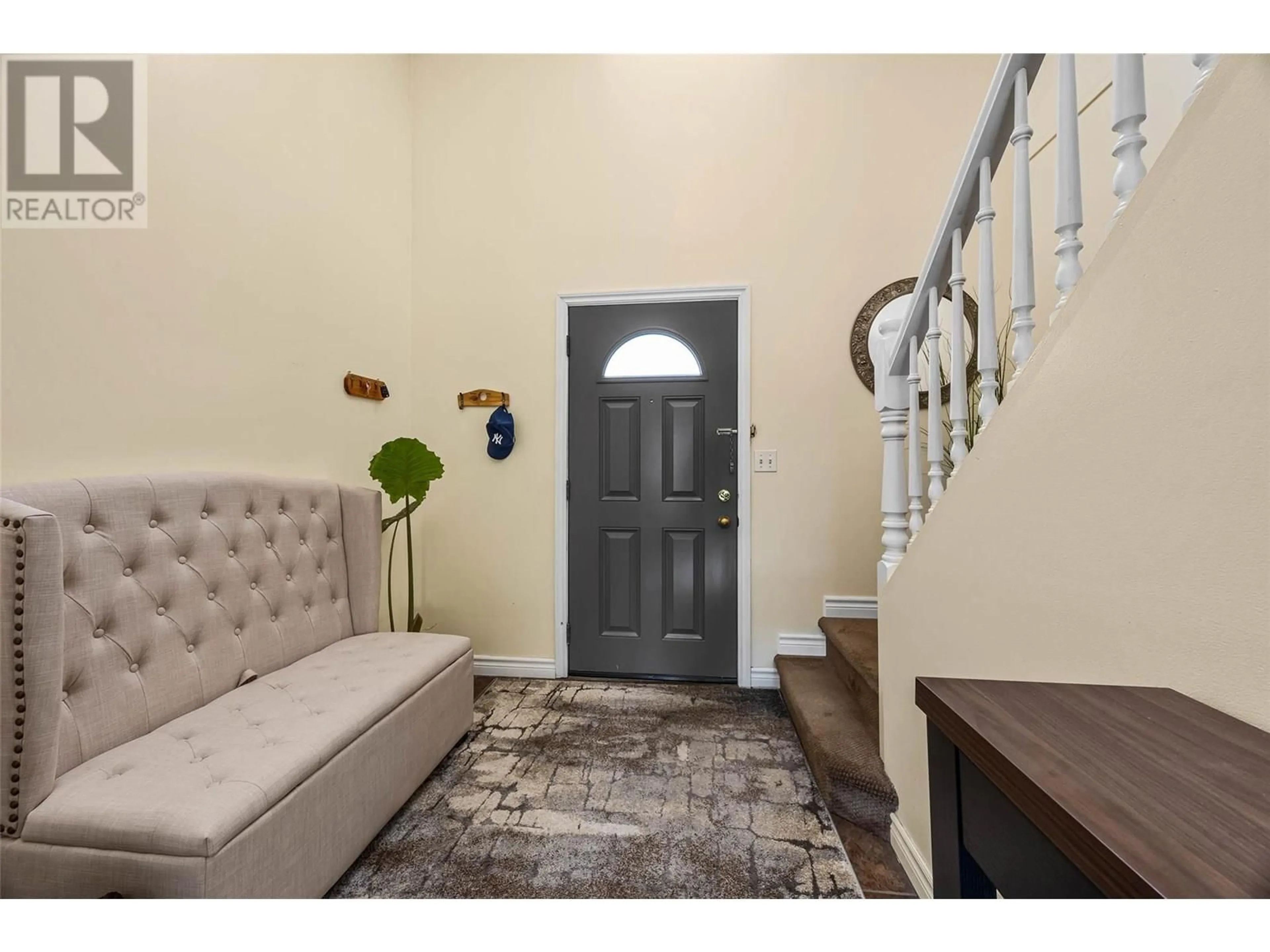 Indoor entryway for 27 - 1750 MCKINLEY COURT, Kamloops British Columbia V2E2N5