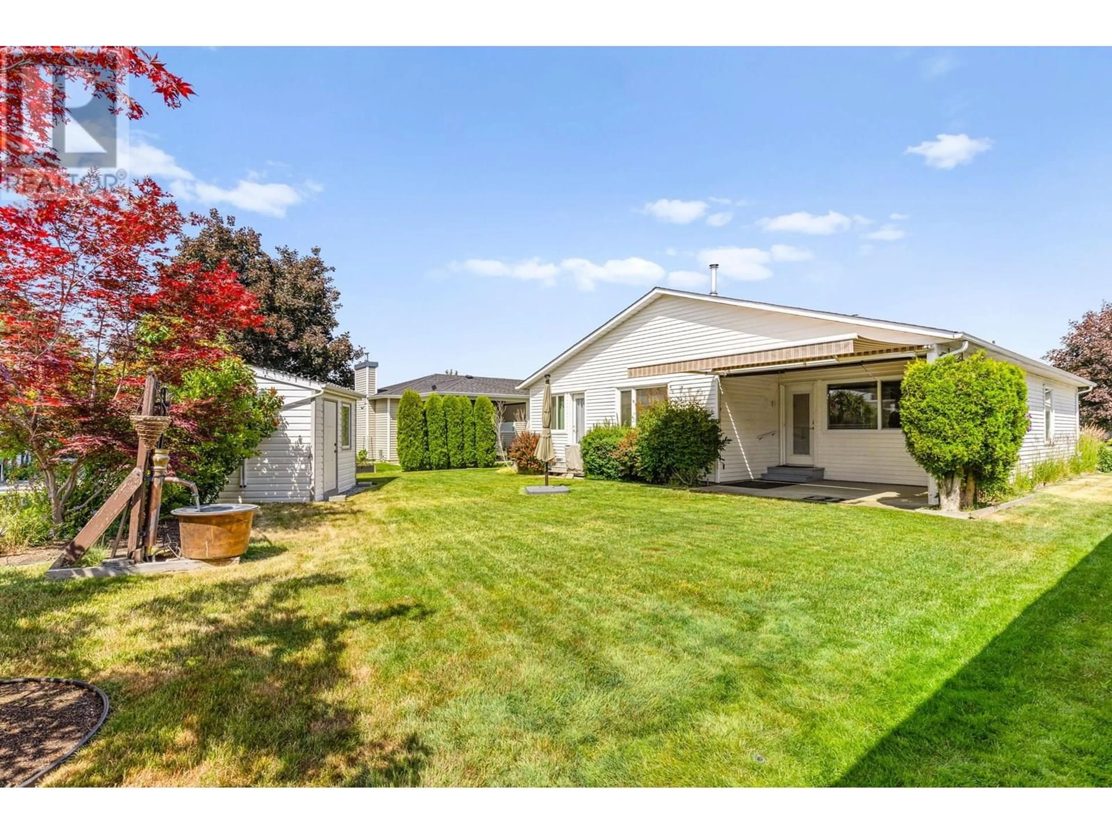 Home with vinyl exterior material, street for 576 - 1255 RAYMER ROAD, Kelowna British Columbia V1W3S3