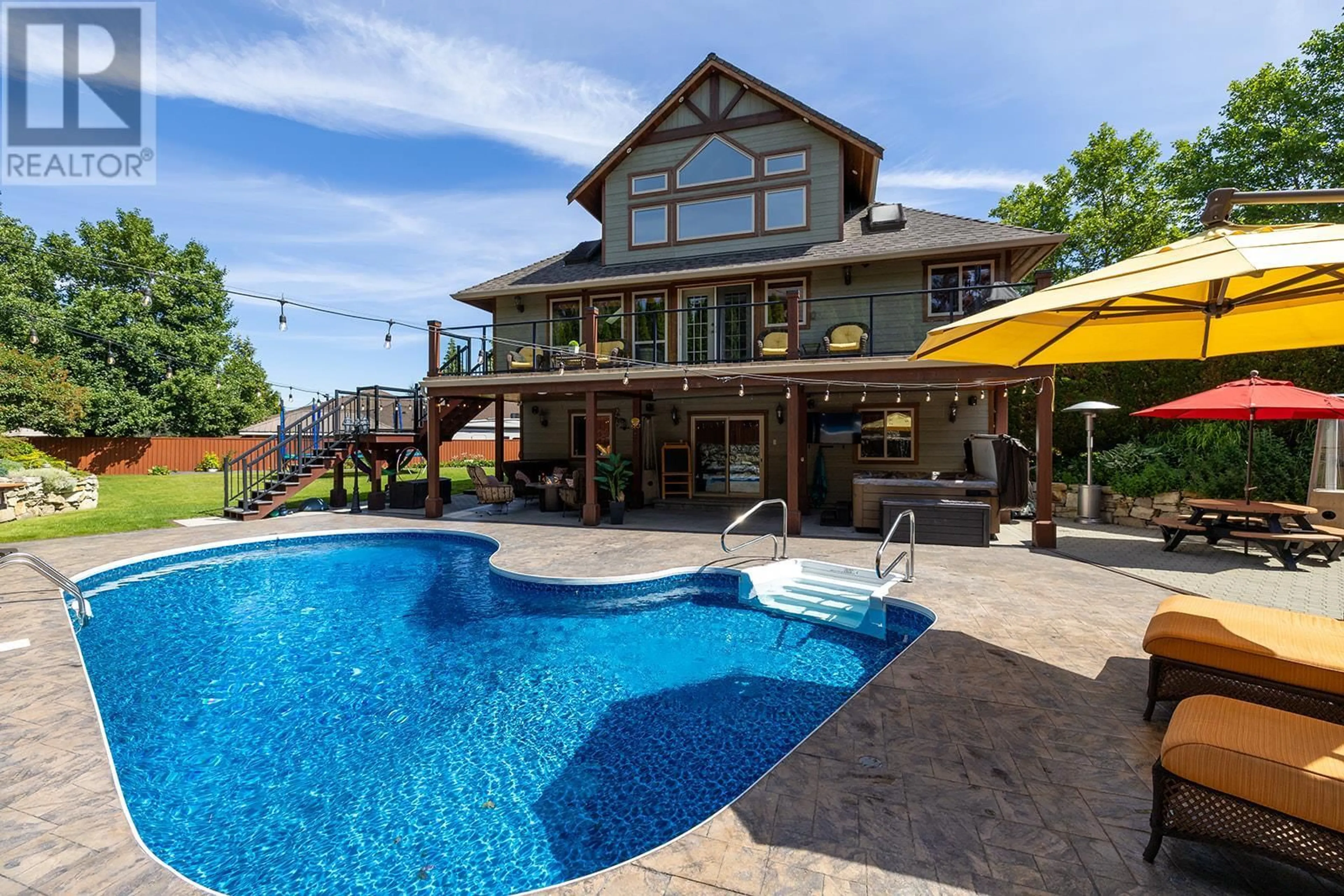 Pool for 1682 LARKRIDGE COURT, Kelowna British Columbia V1W4N5