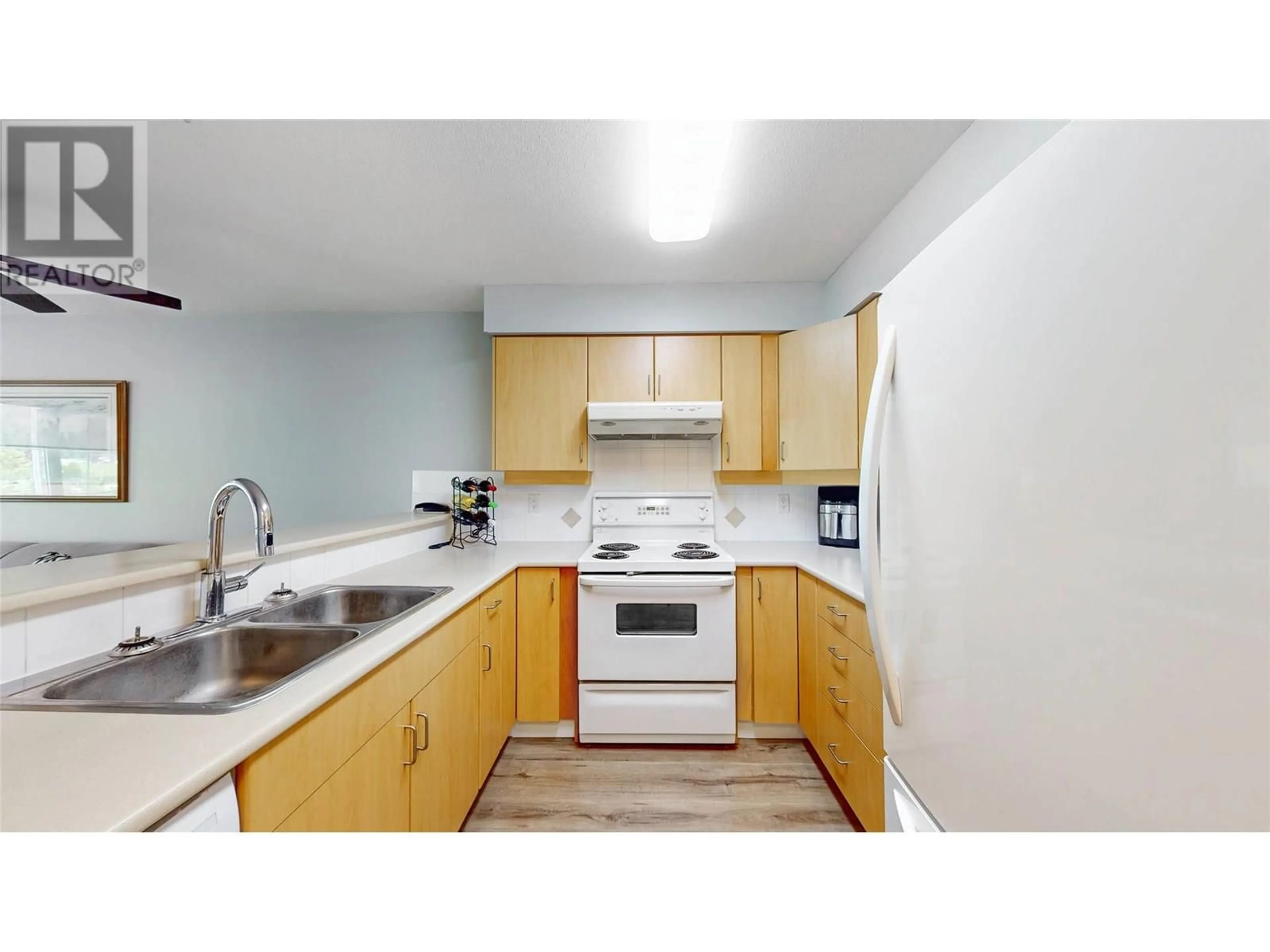 Standard kitchen, unknown for 308 - 7600 COTTONWOOD DRIVE, Osoyoos British Columbia V0H1V3